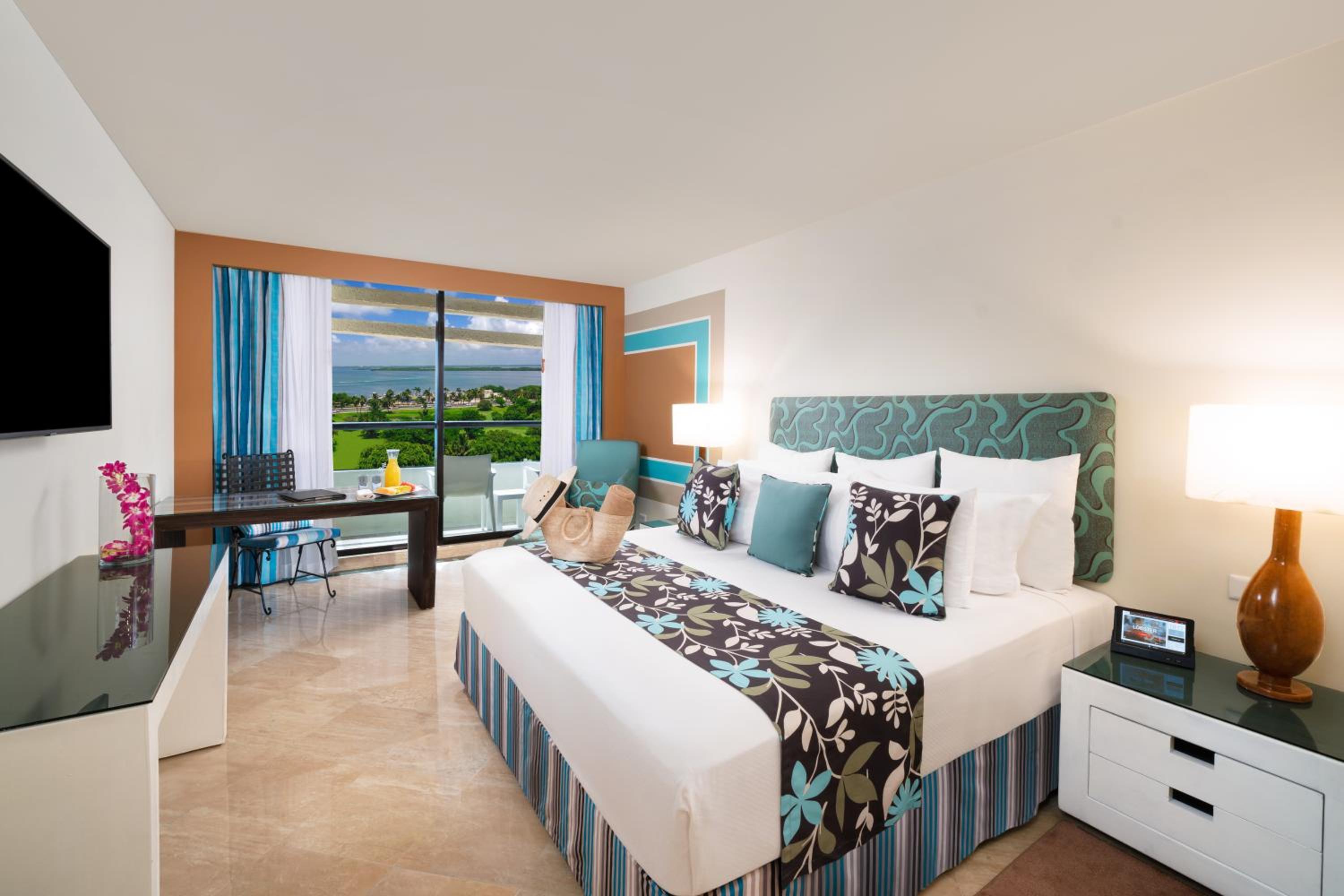 The Pyramid Cancun by Oasis - All Inclusive