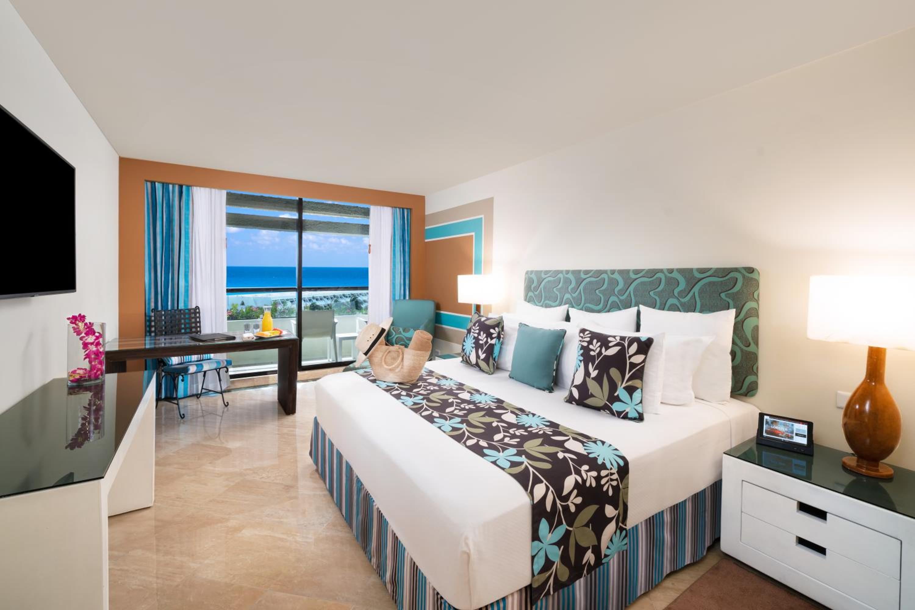 The Pyramid Cancun by Oasis - All Inclusive