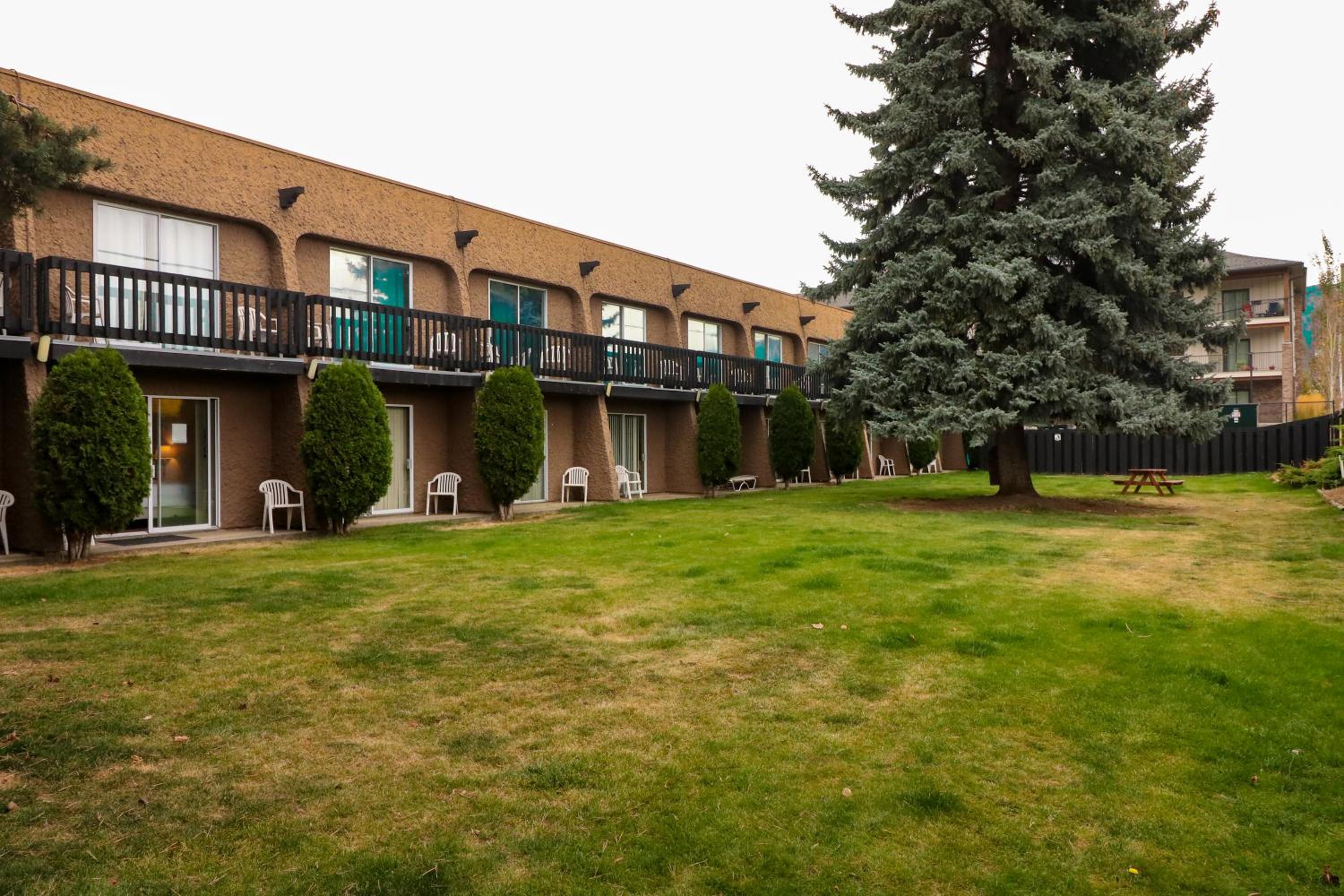 Vernon Vacations - Divya Sutra Plaza and Conference Centre, Vernon, BC - Property Image 73