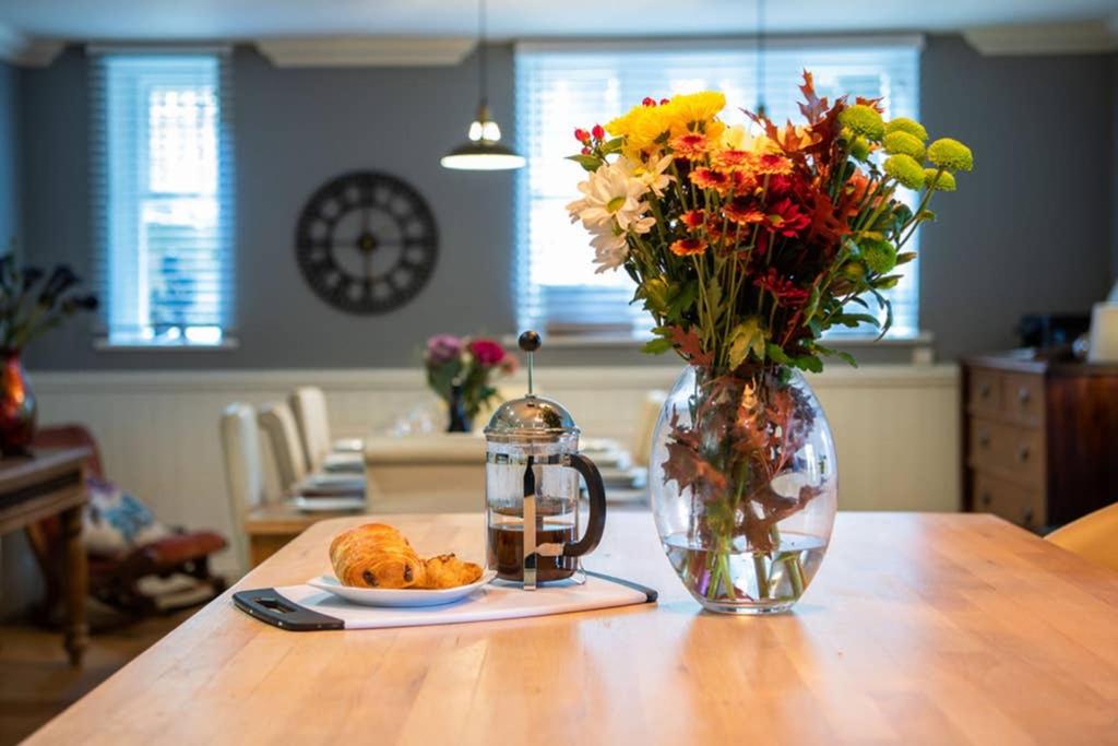 The Vestry - Sleeps 12 - With Hot Tub view 5