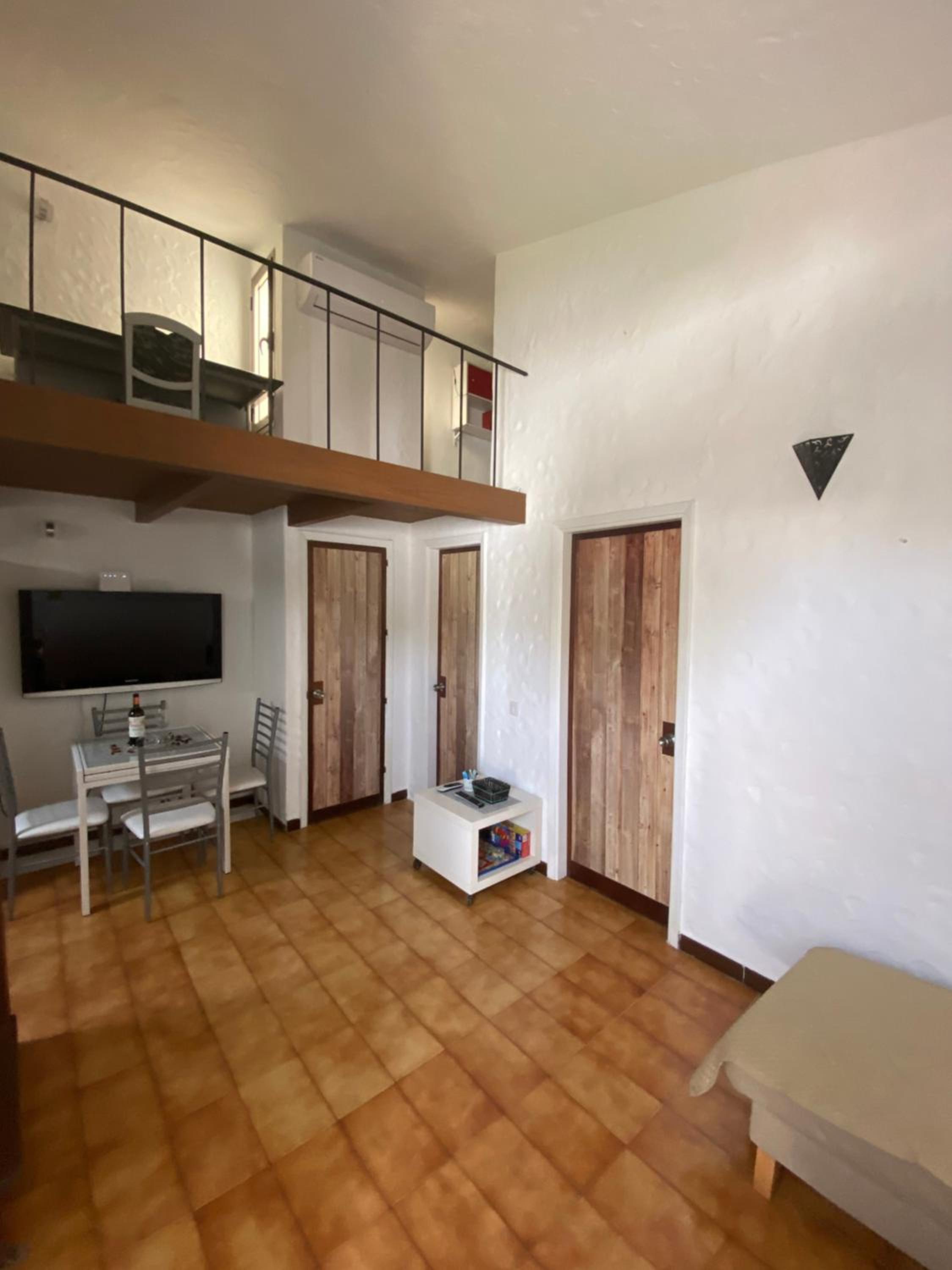 La casita de Alejandra -TERRAZA Y ACCESO PRIVADOS-