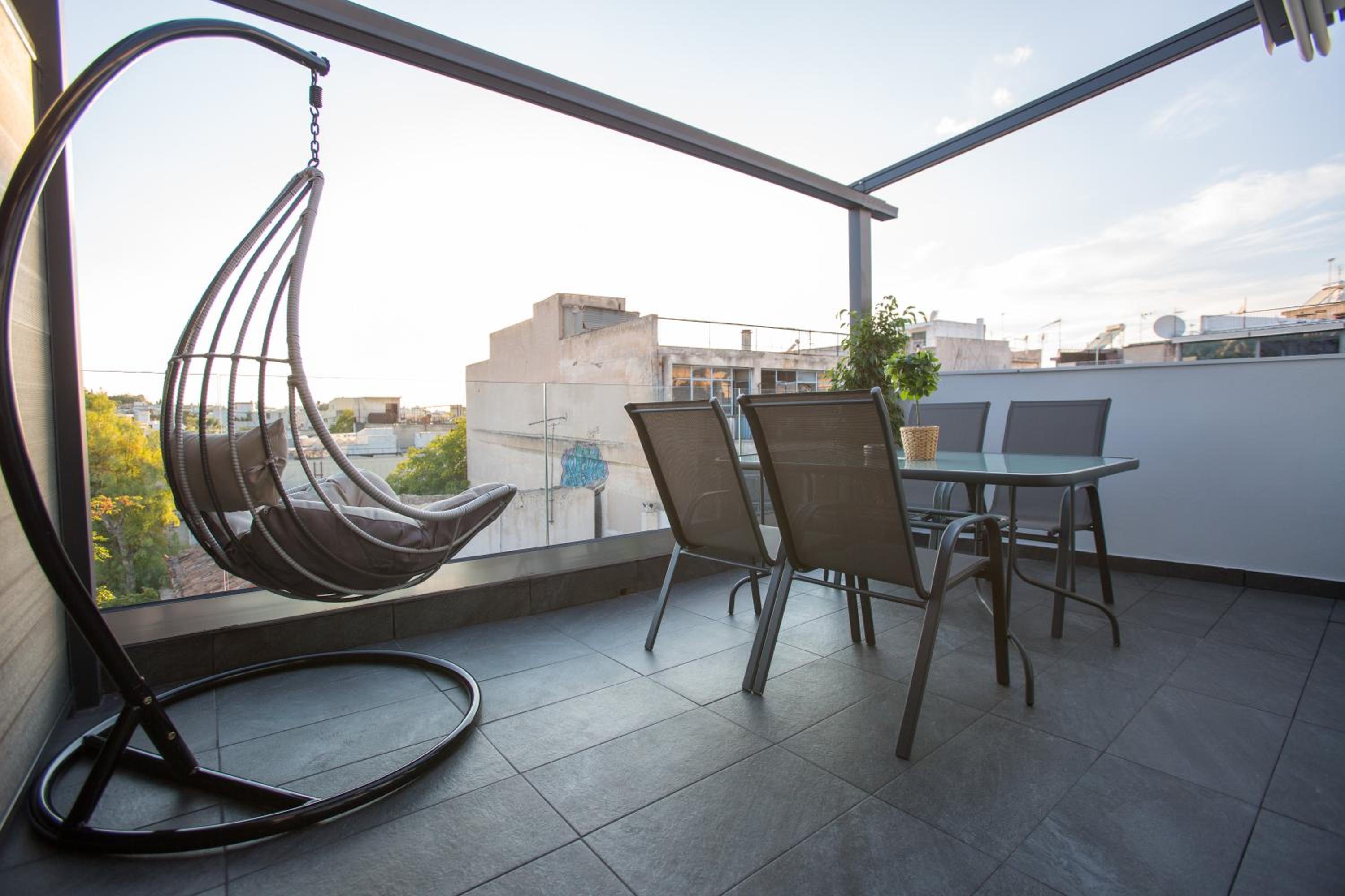 Raise Acropolis View Suites