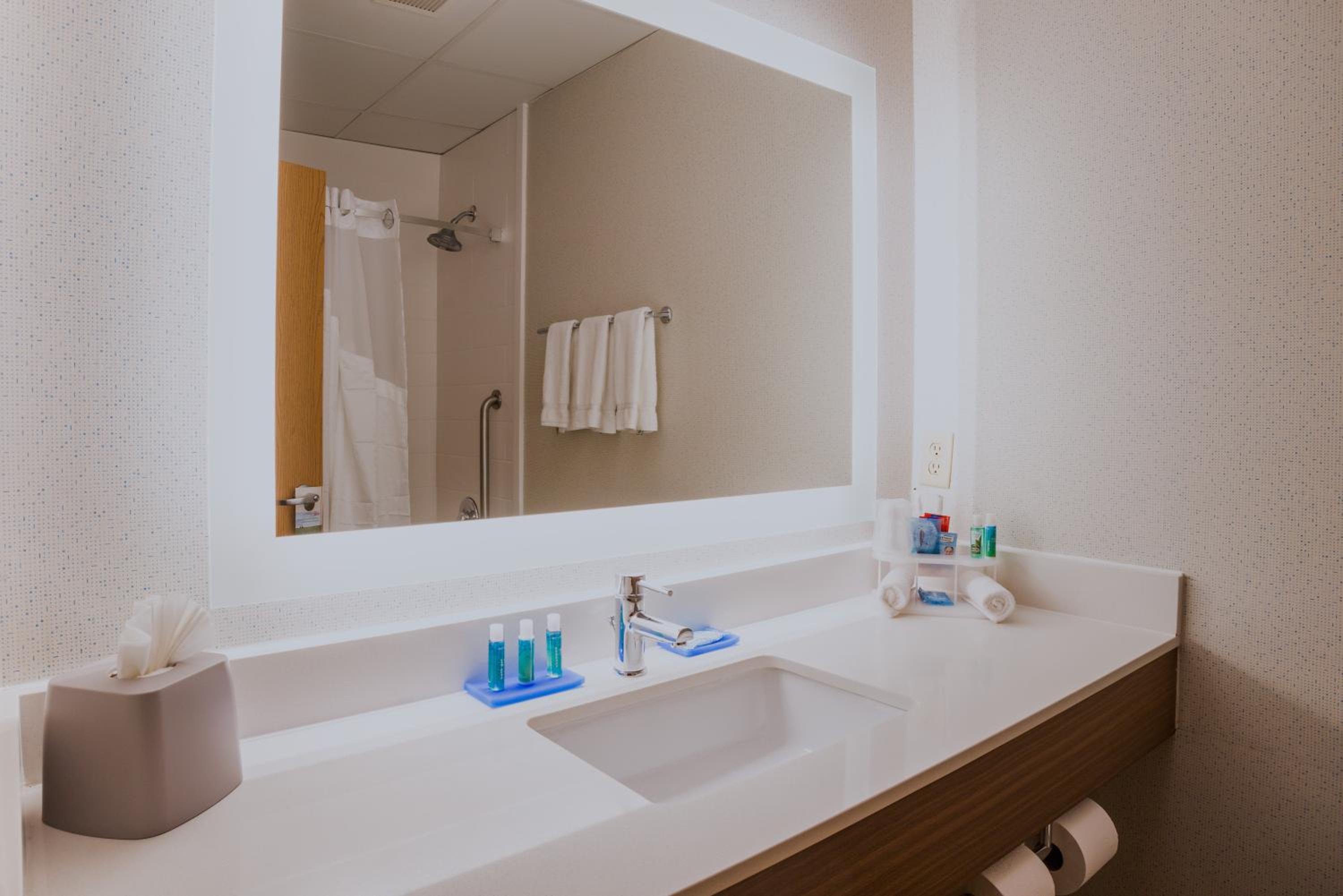 Holiday Inn Express Branford-New Haven, an IHG Hotel - Property Image 28