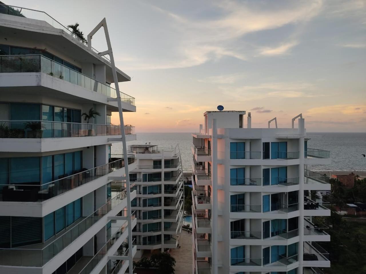 Lujoso Apartamento Sector Morros Vista al Mar