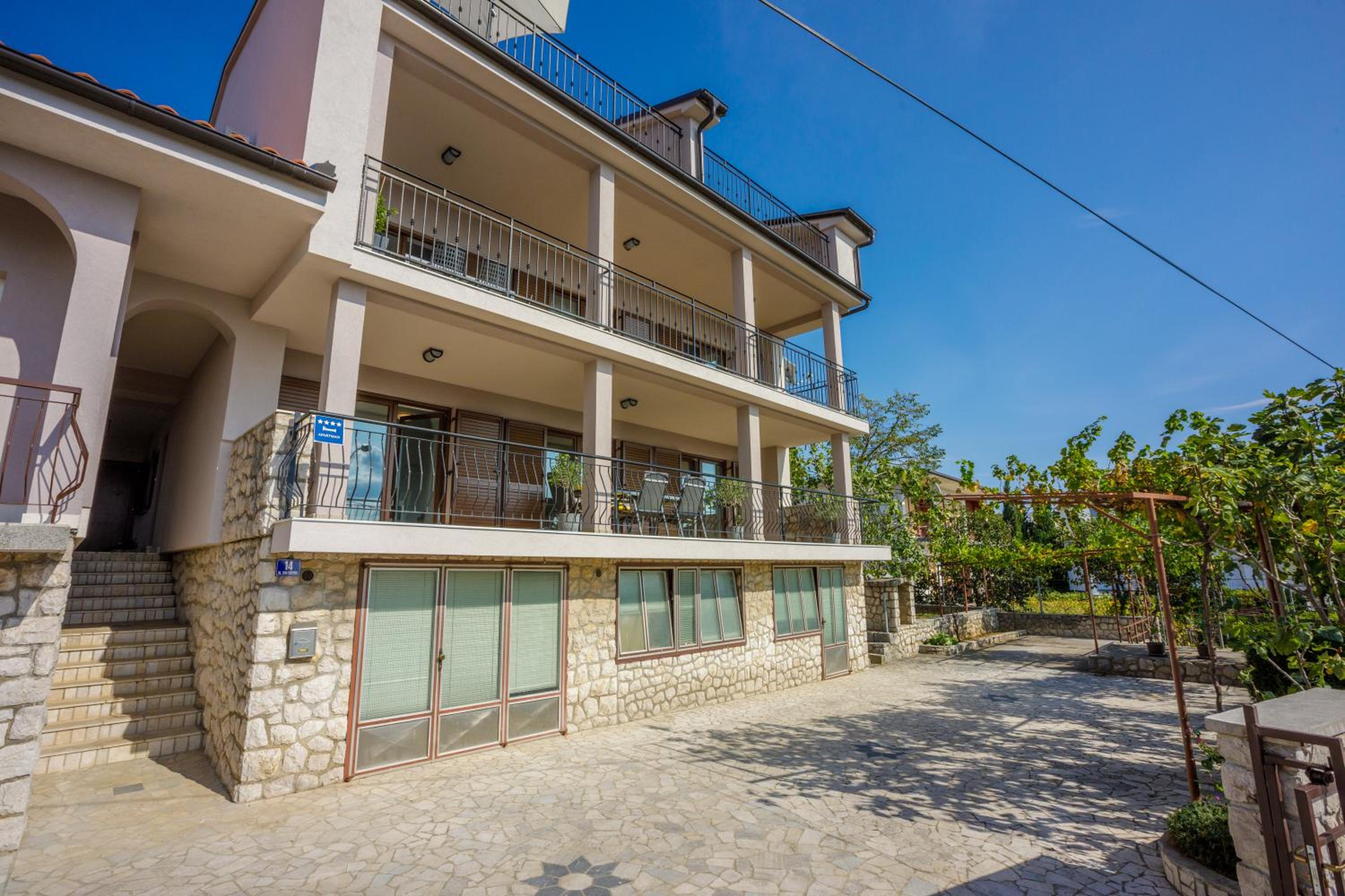 ANTON 2 Apartment with terrace and beautiful sea view view 3