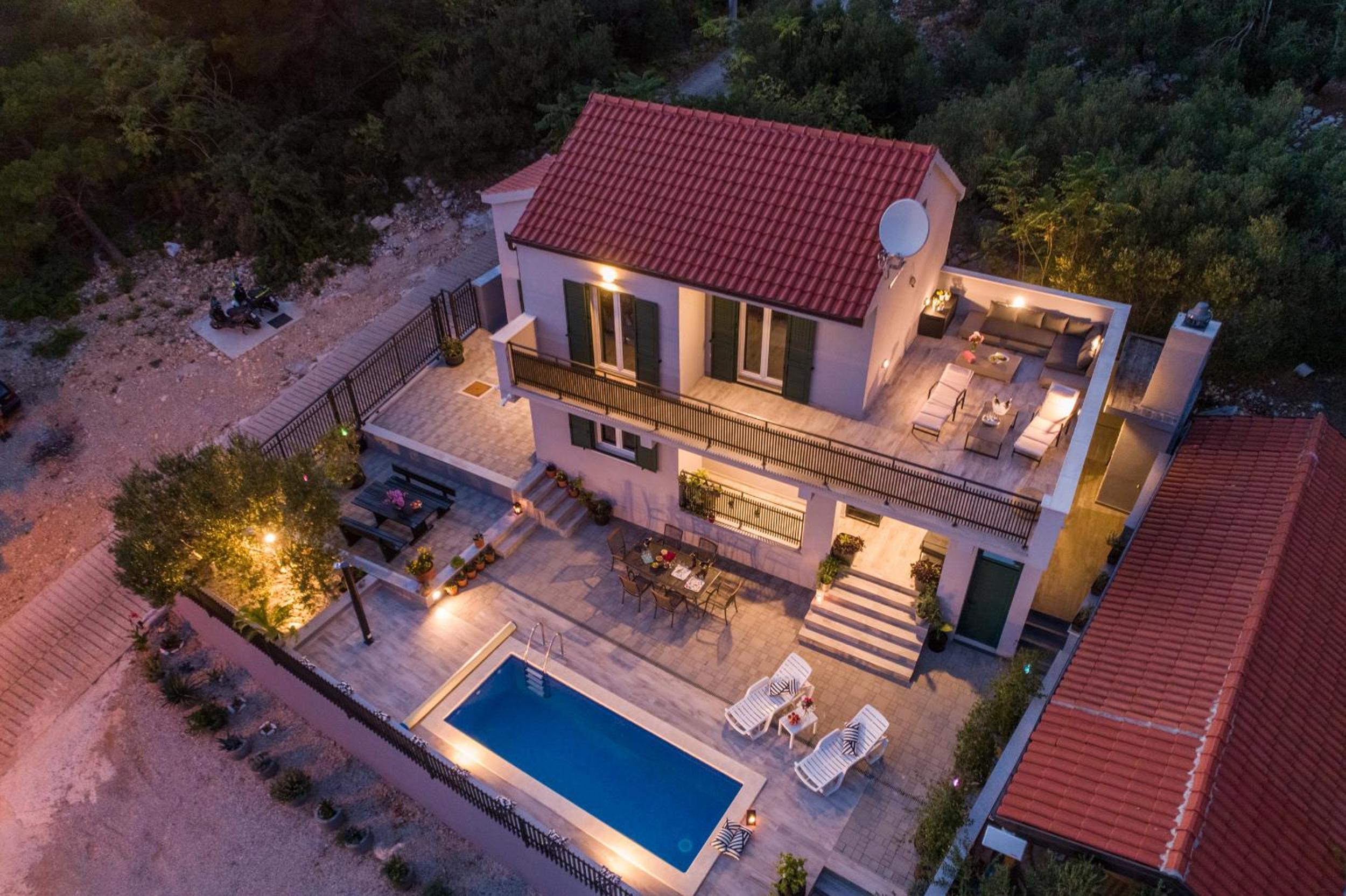 Villa Unique view 4
