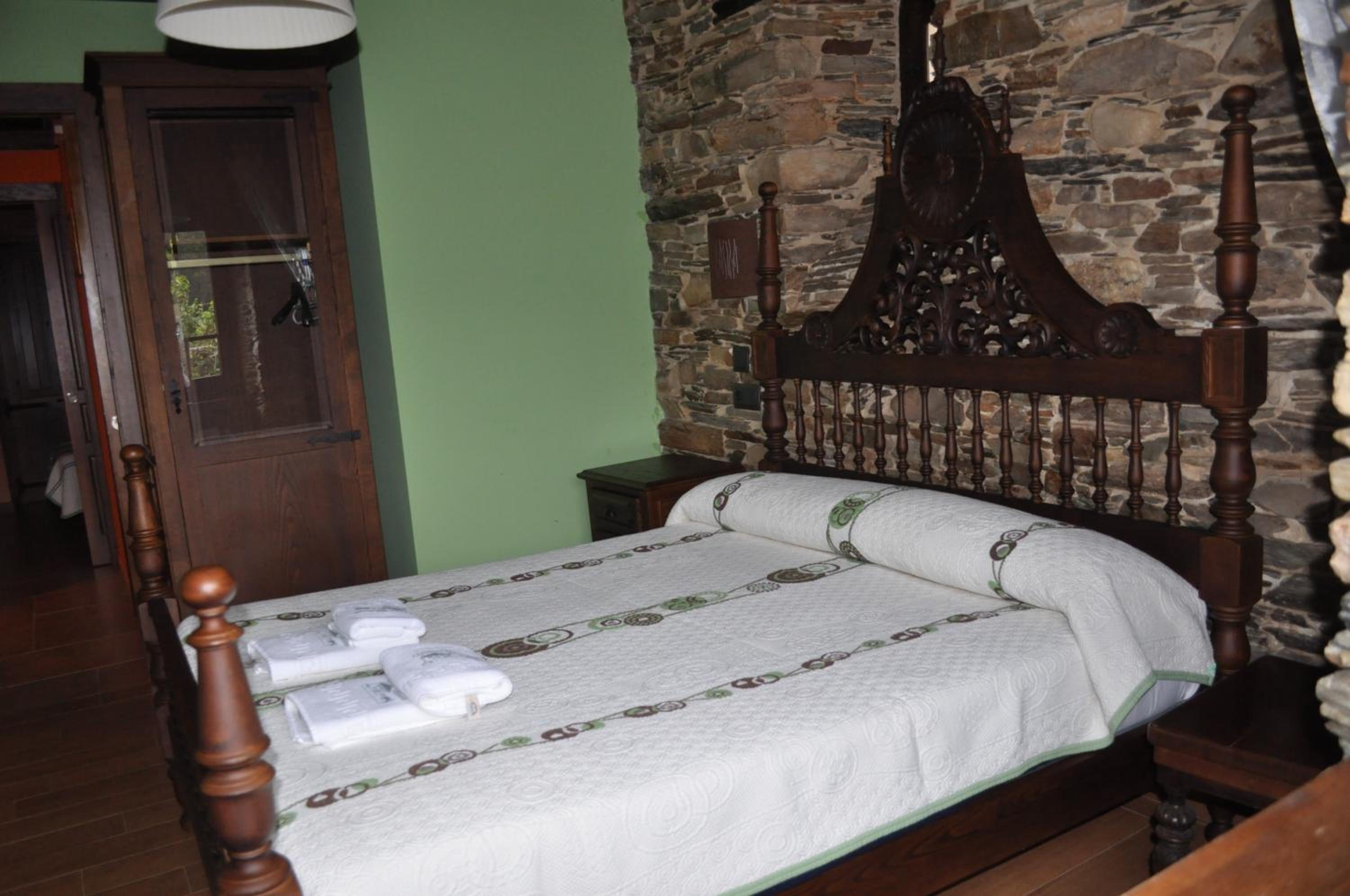APARTAMENTOS RURALES CASTRO DE VILAOSENDE