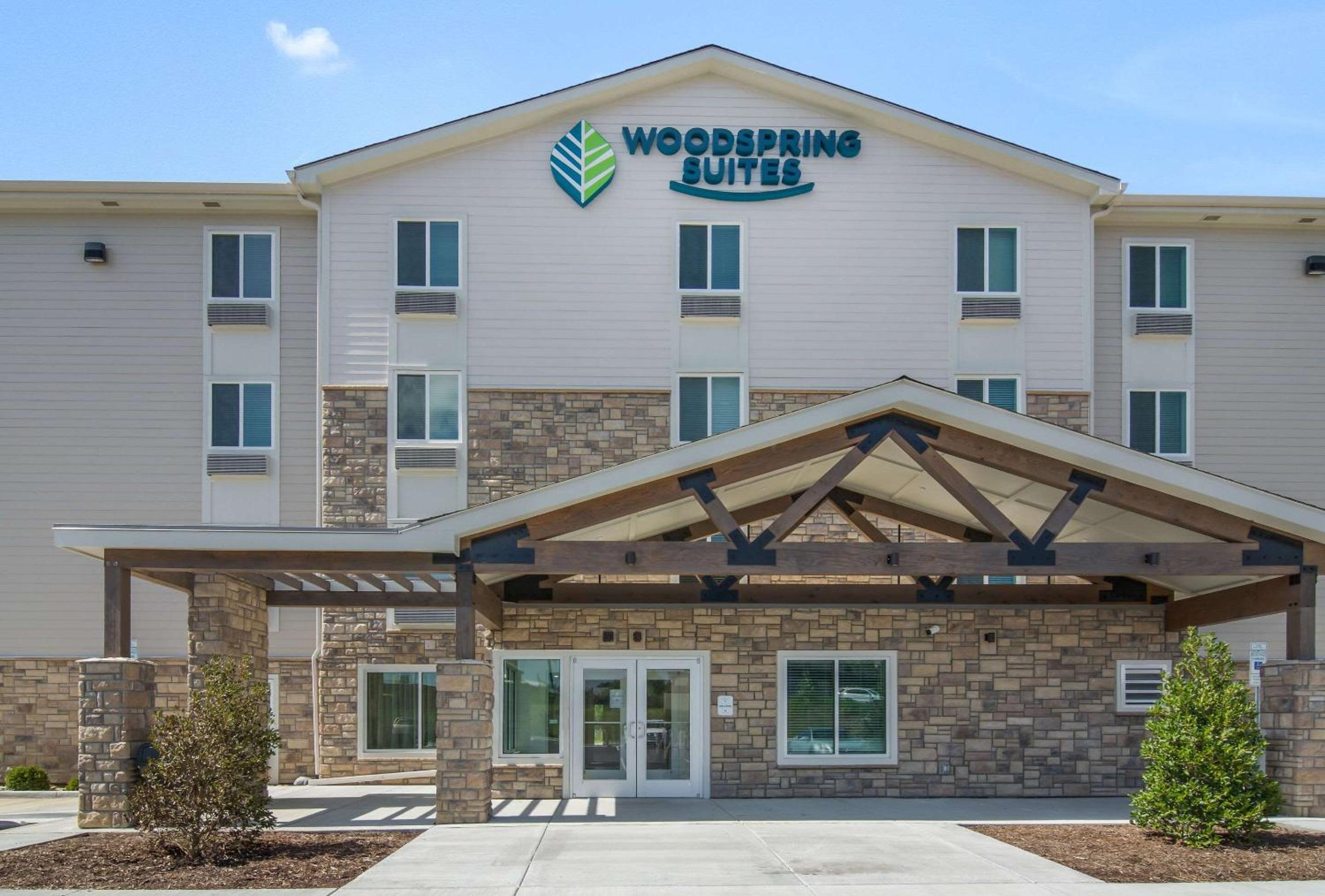 Hotel WoodSpring Suites Fort Mill - Image 1