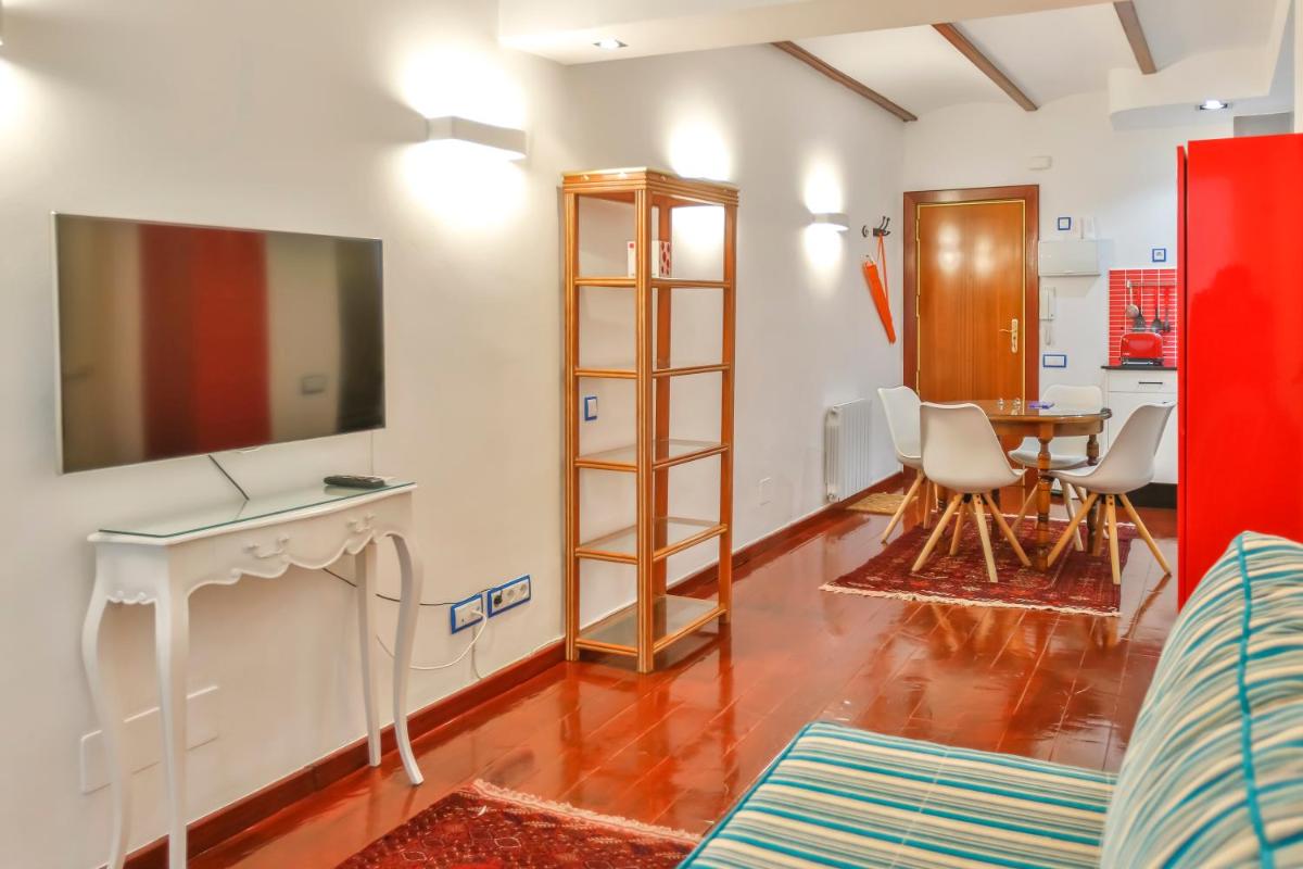 Ghat Apartments Montroig view 4