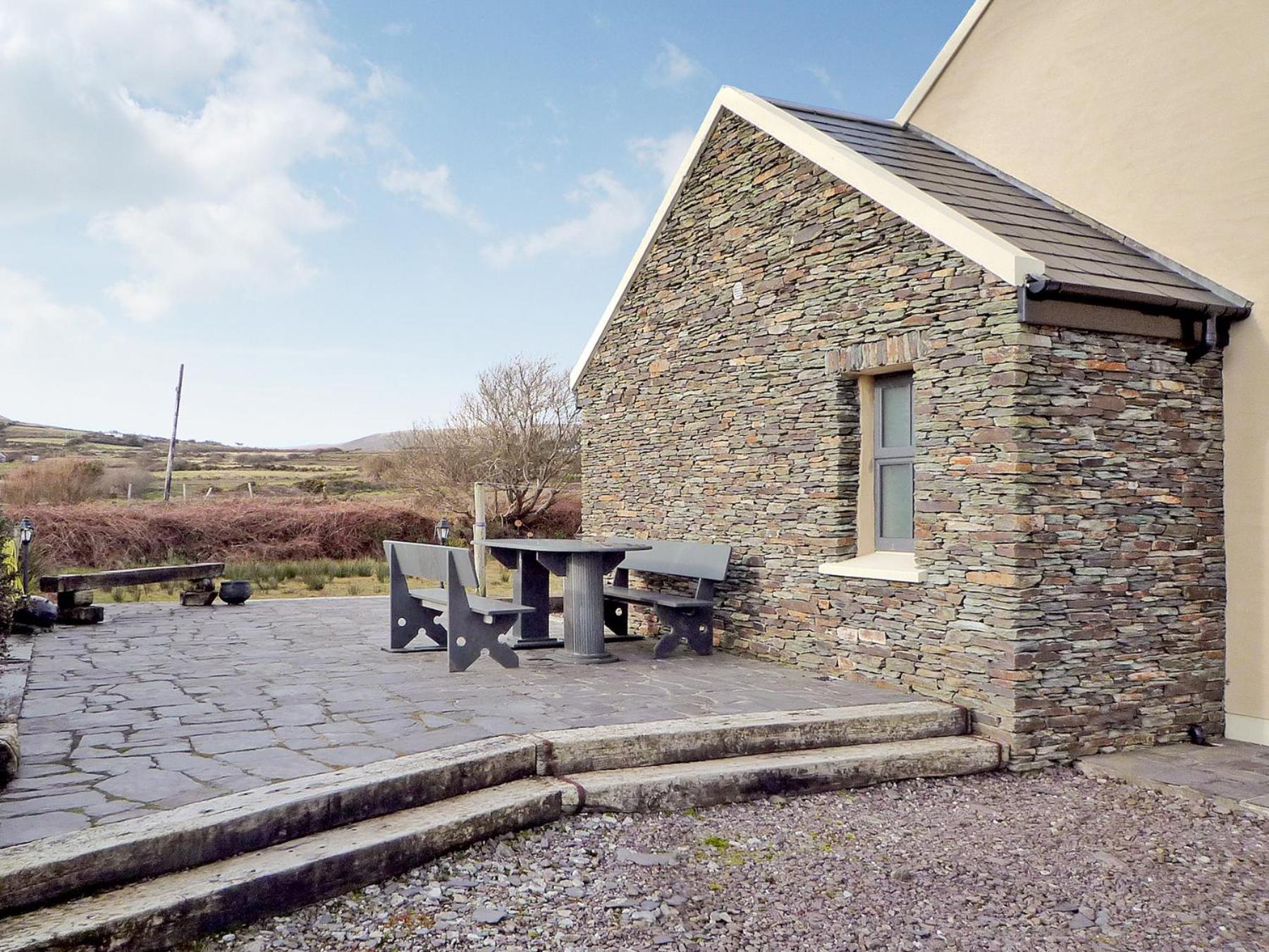Fourteens Holiday Home Ballinskelligs view 2