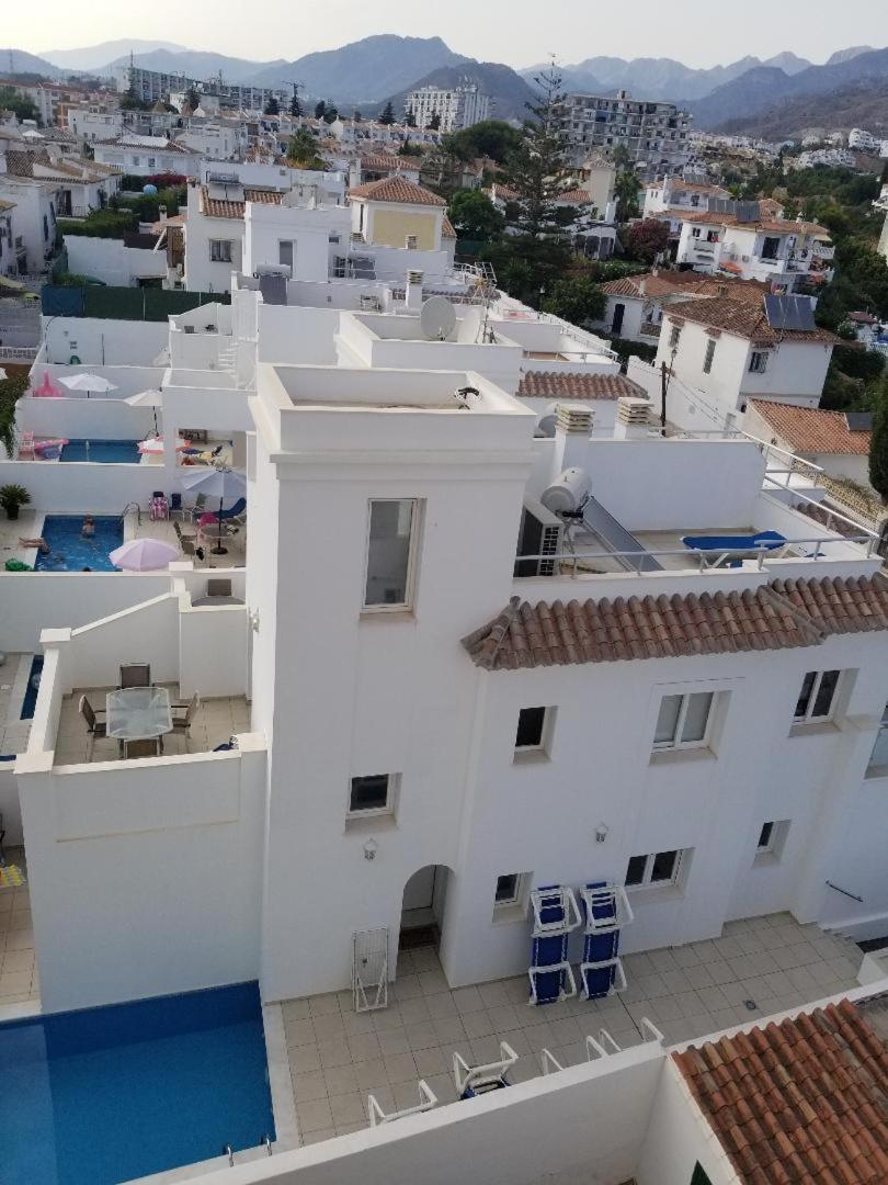 Superior family town centre villa close to beach in peaceful residential zone view 3