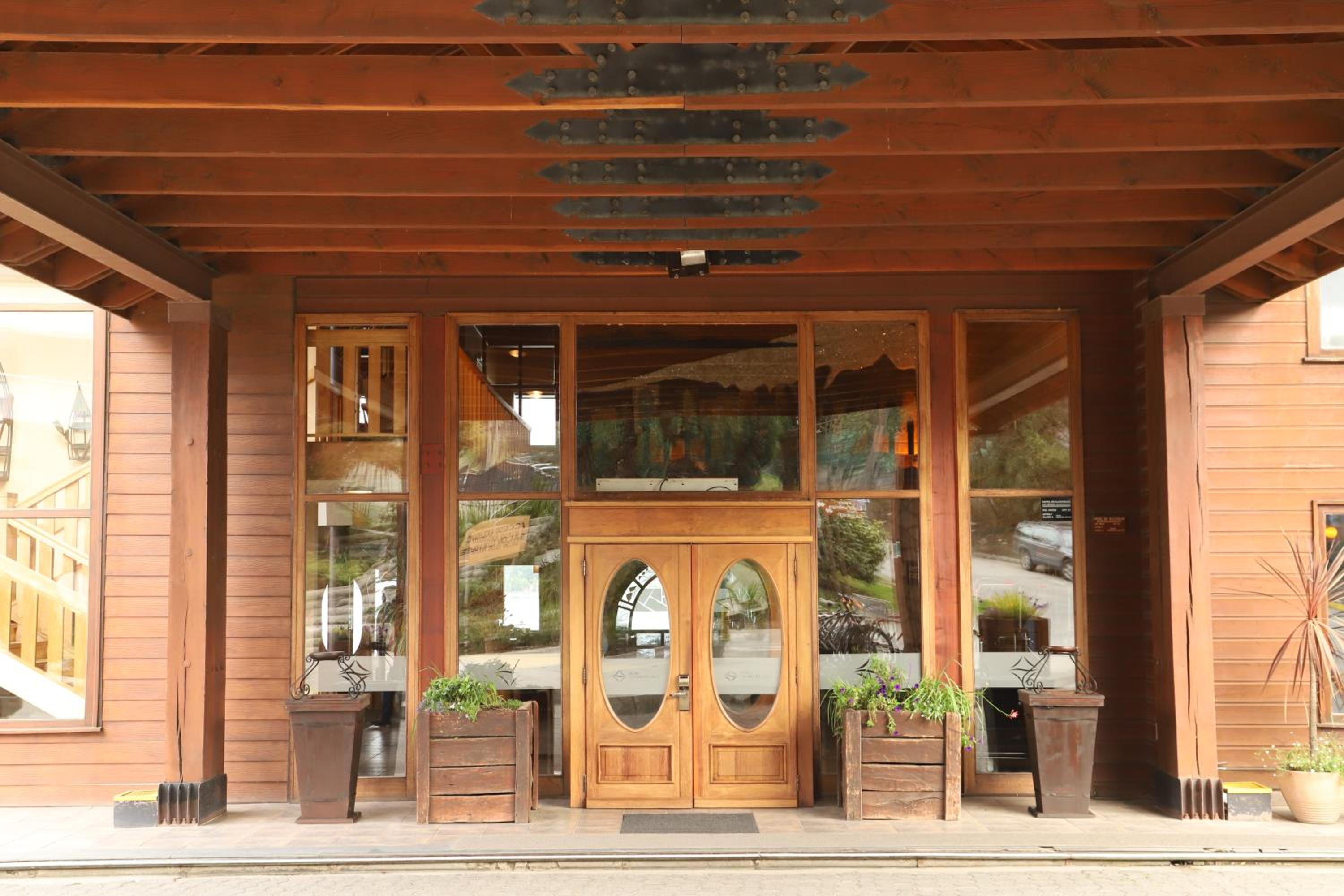 Puerto Varas Vacations - Hotel Cabana Del Lago Puerto Varas - Property Image 2