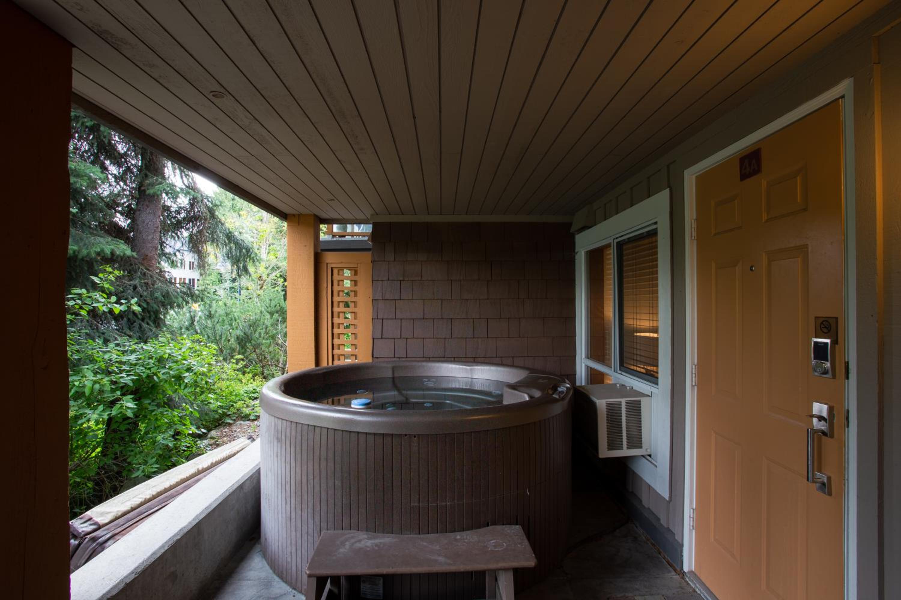 A Jewel in Whistler Village w/Private Hot Tub