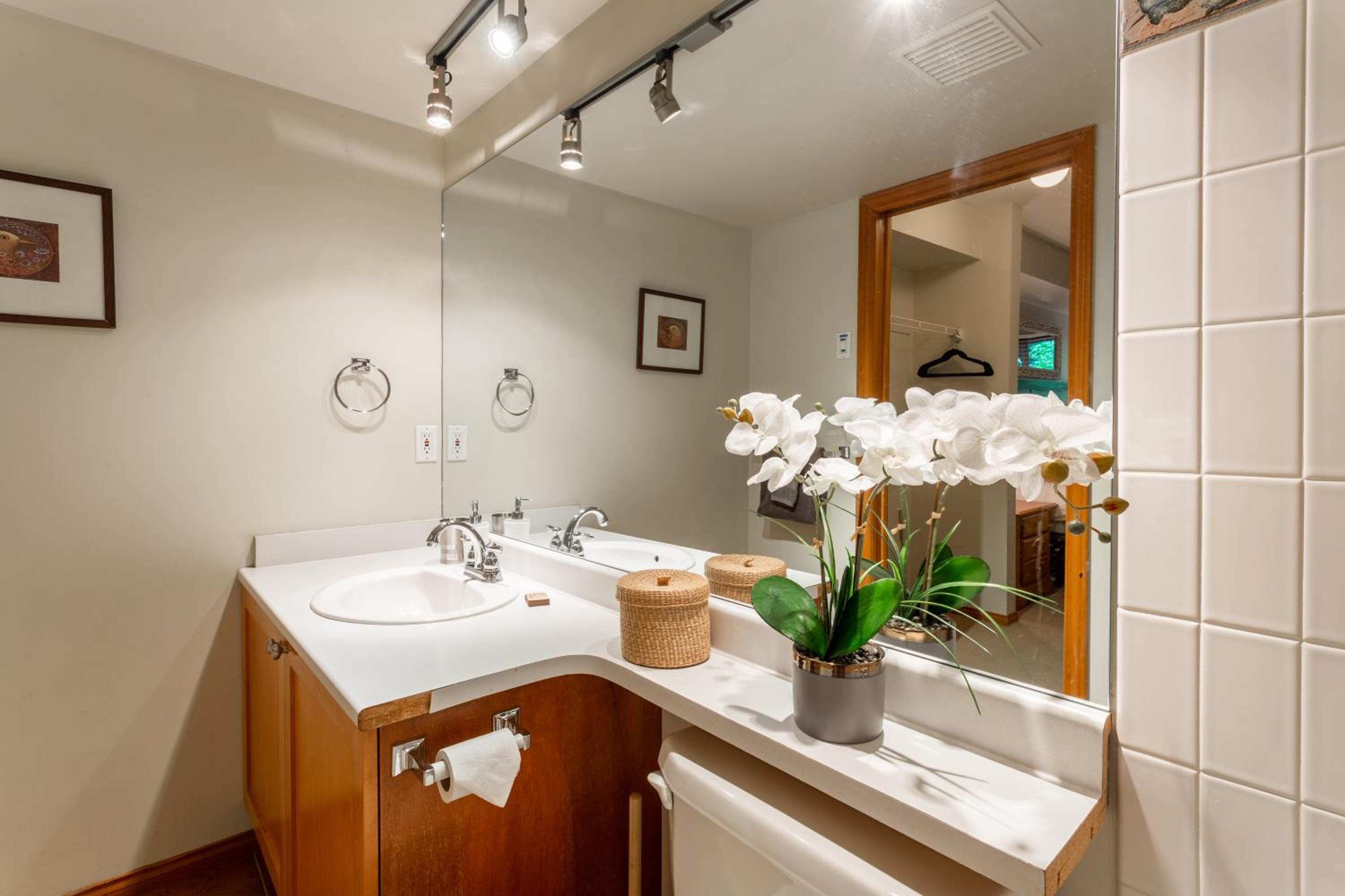 A Jewel in Whistler Village w/Private Hot Tub