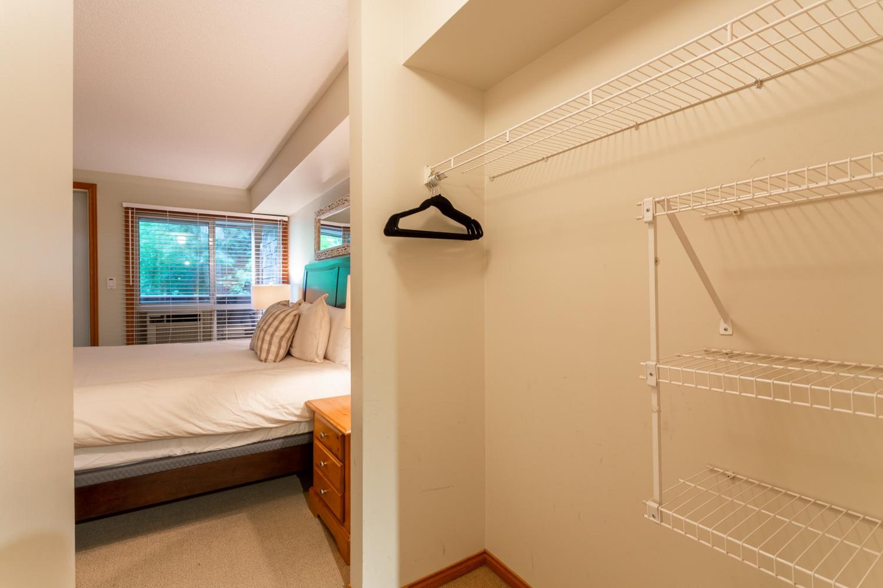 A Jewel in Whistler Village w/Private Hot Tub