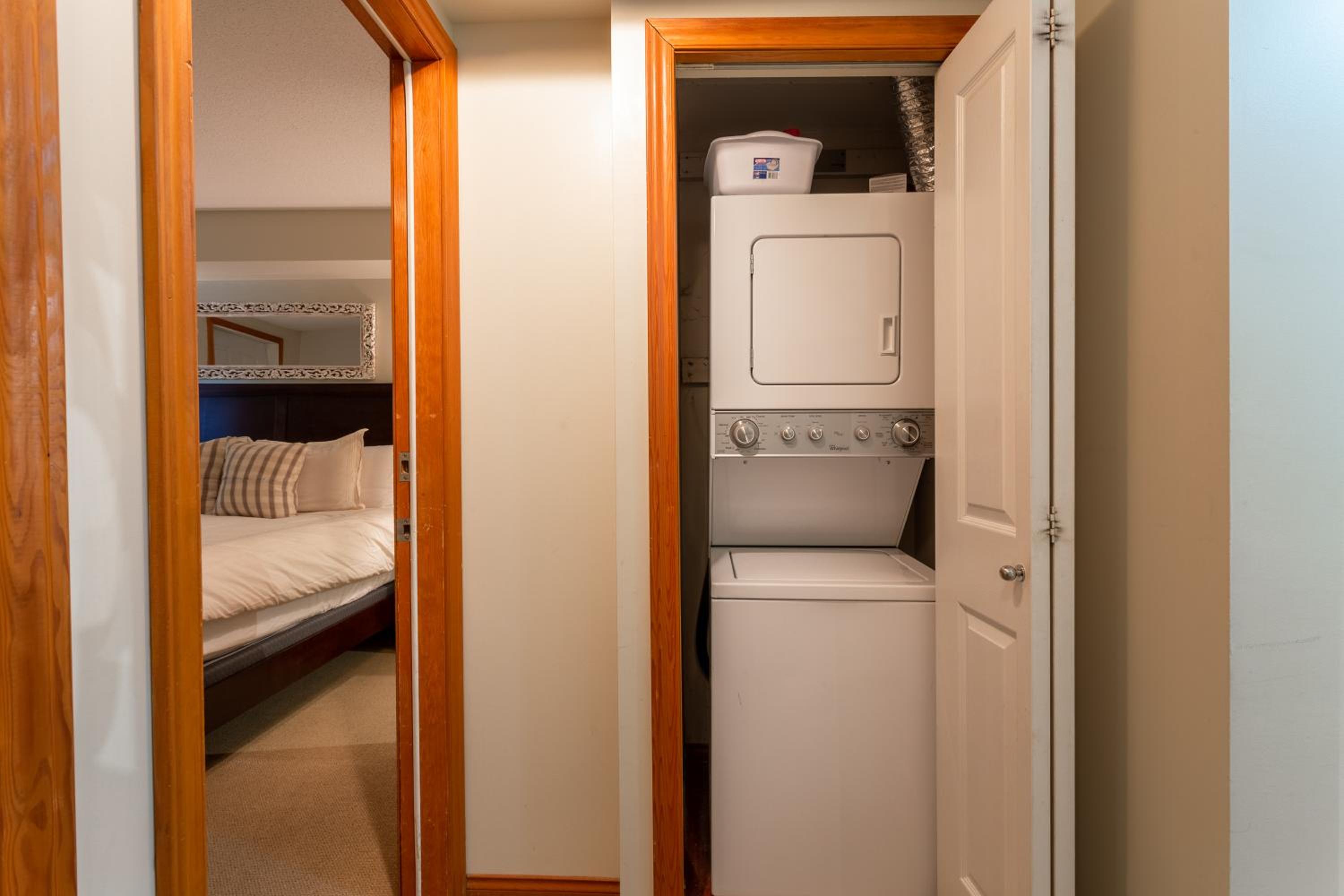 A Jewel in Whistler Village w/Private Hot Tub