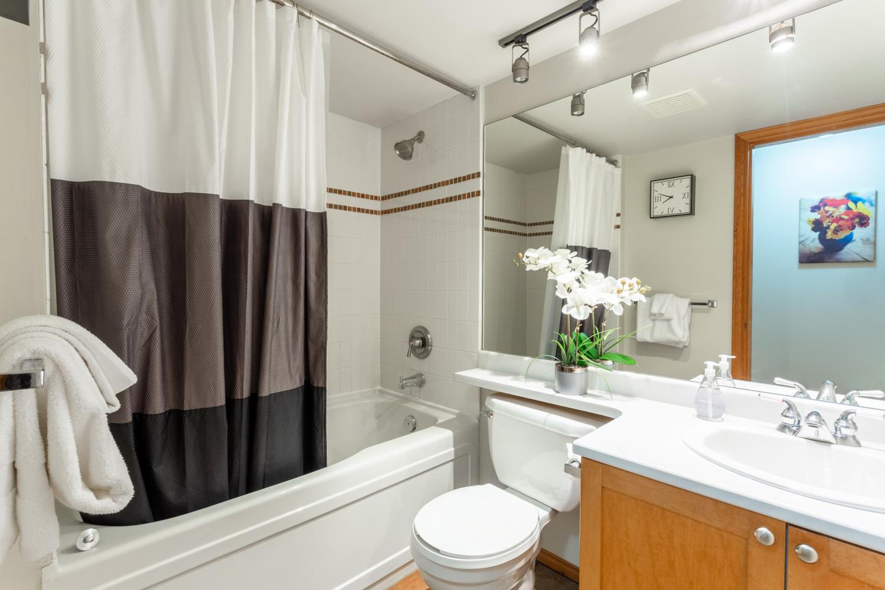 A Jewel in Whistler Village w/Private Hot Tub