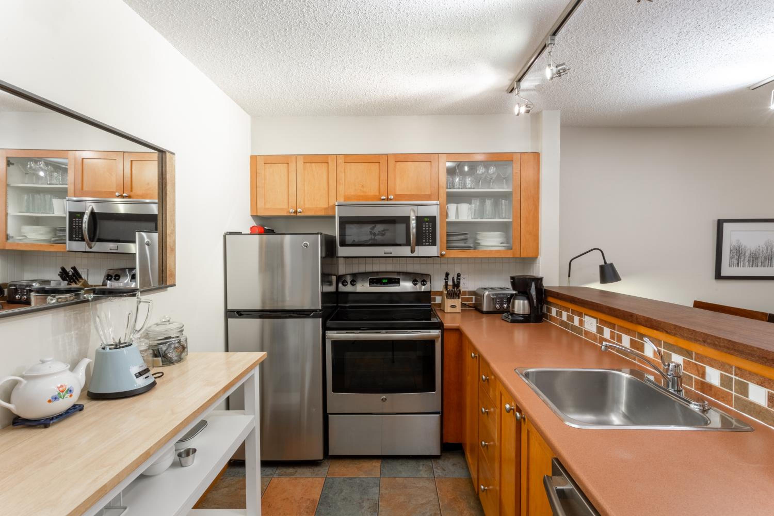 A Jewel in Whistler Village w/Private Hot Tub