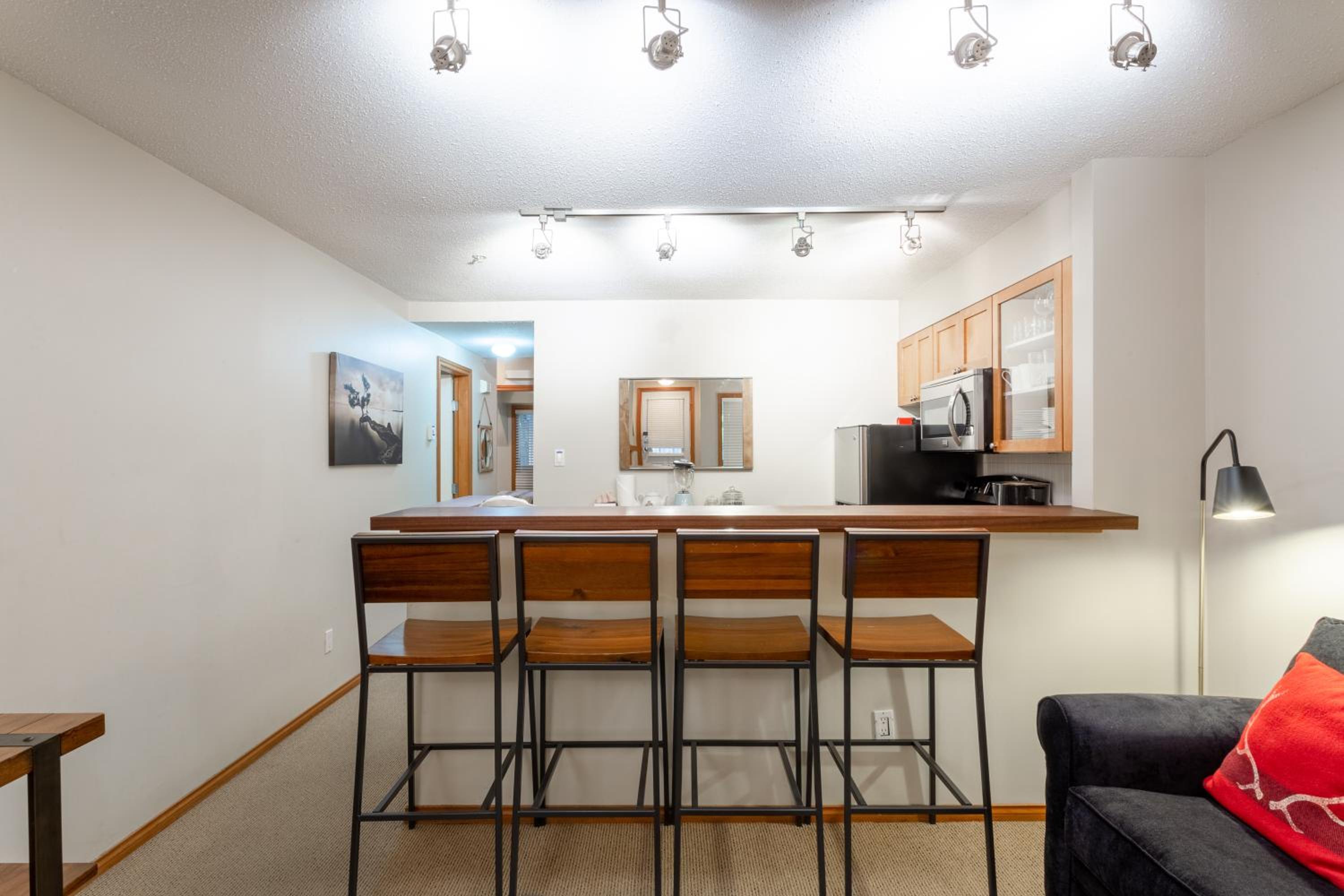 A Jewel in Whistler Village w/Private Hot Tub