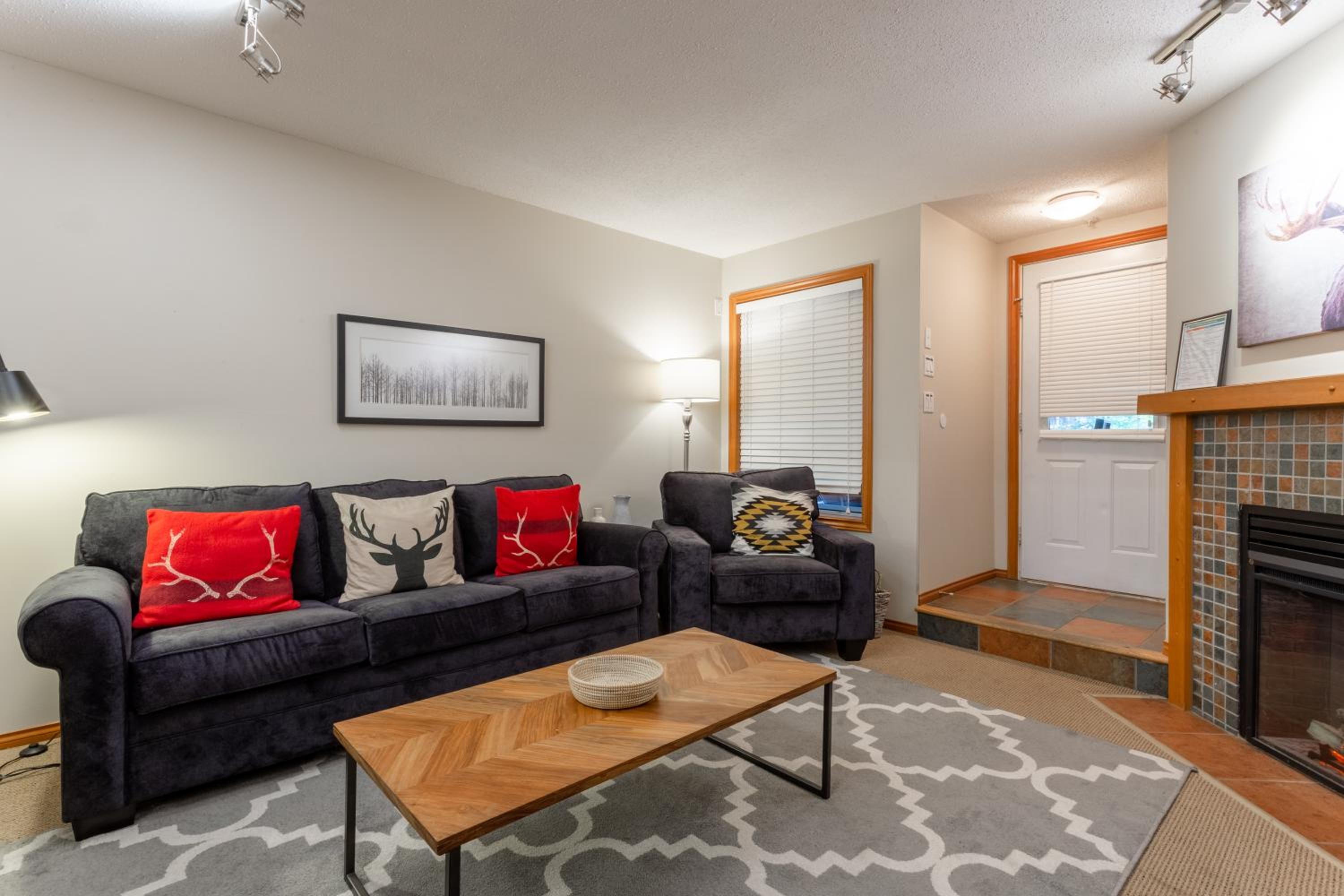 A Jewel in Whistler Village w/Private Hot Tub