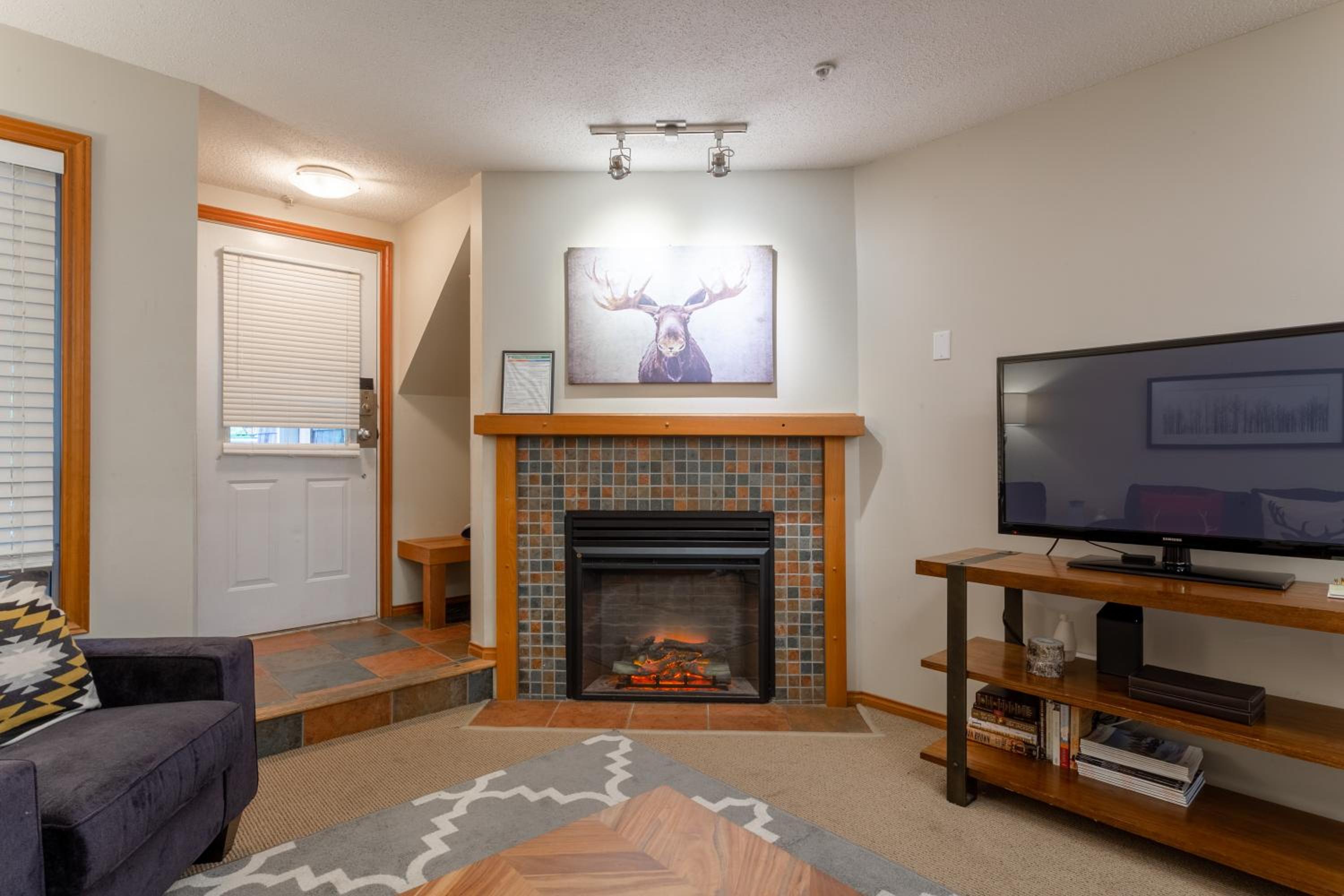 A Jewel in Whistler Village w/Private Hot Tub