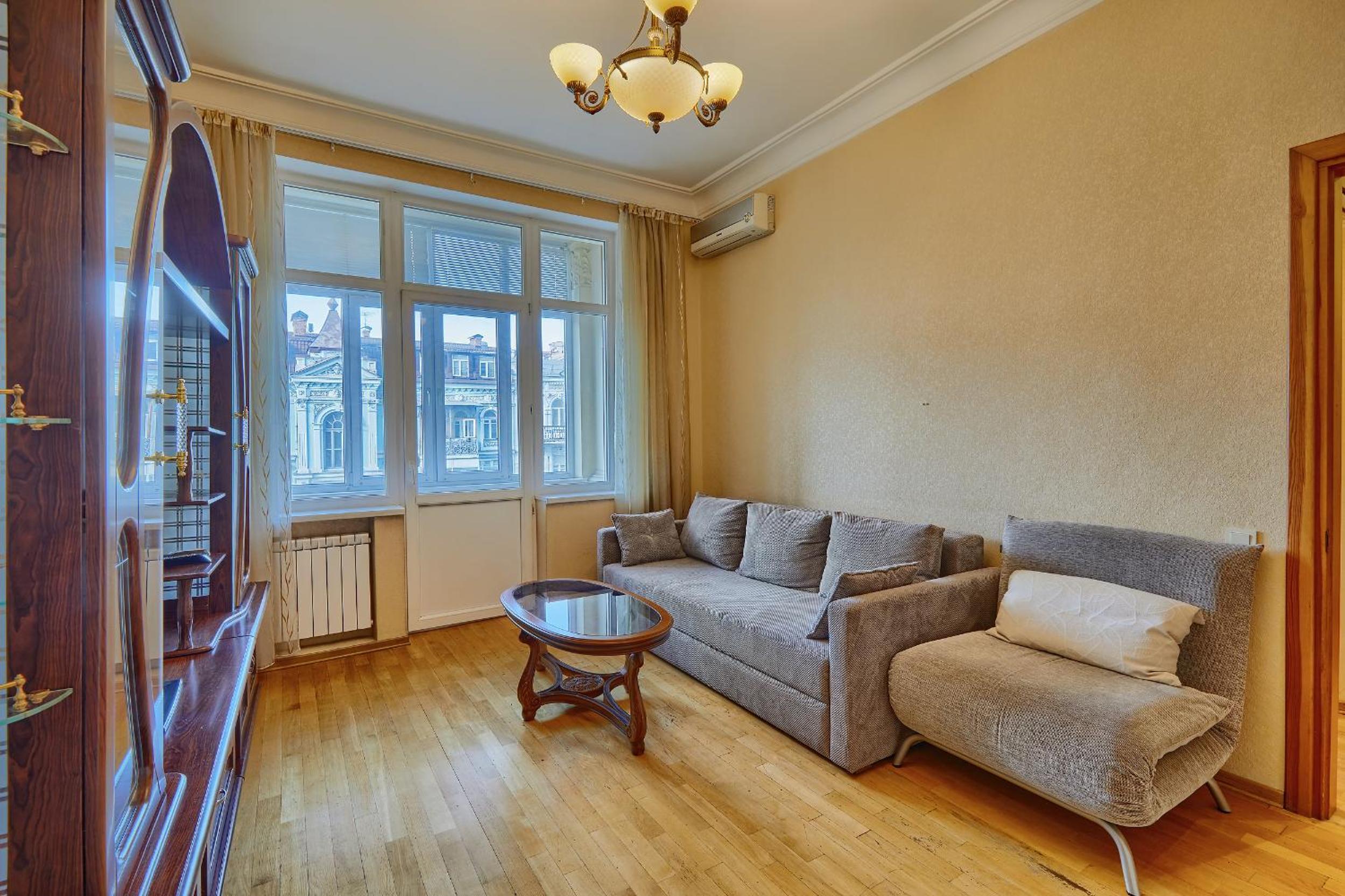 Apartment near Lva Tolstoho Square view 4