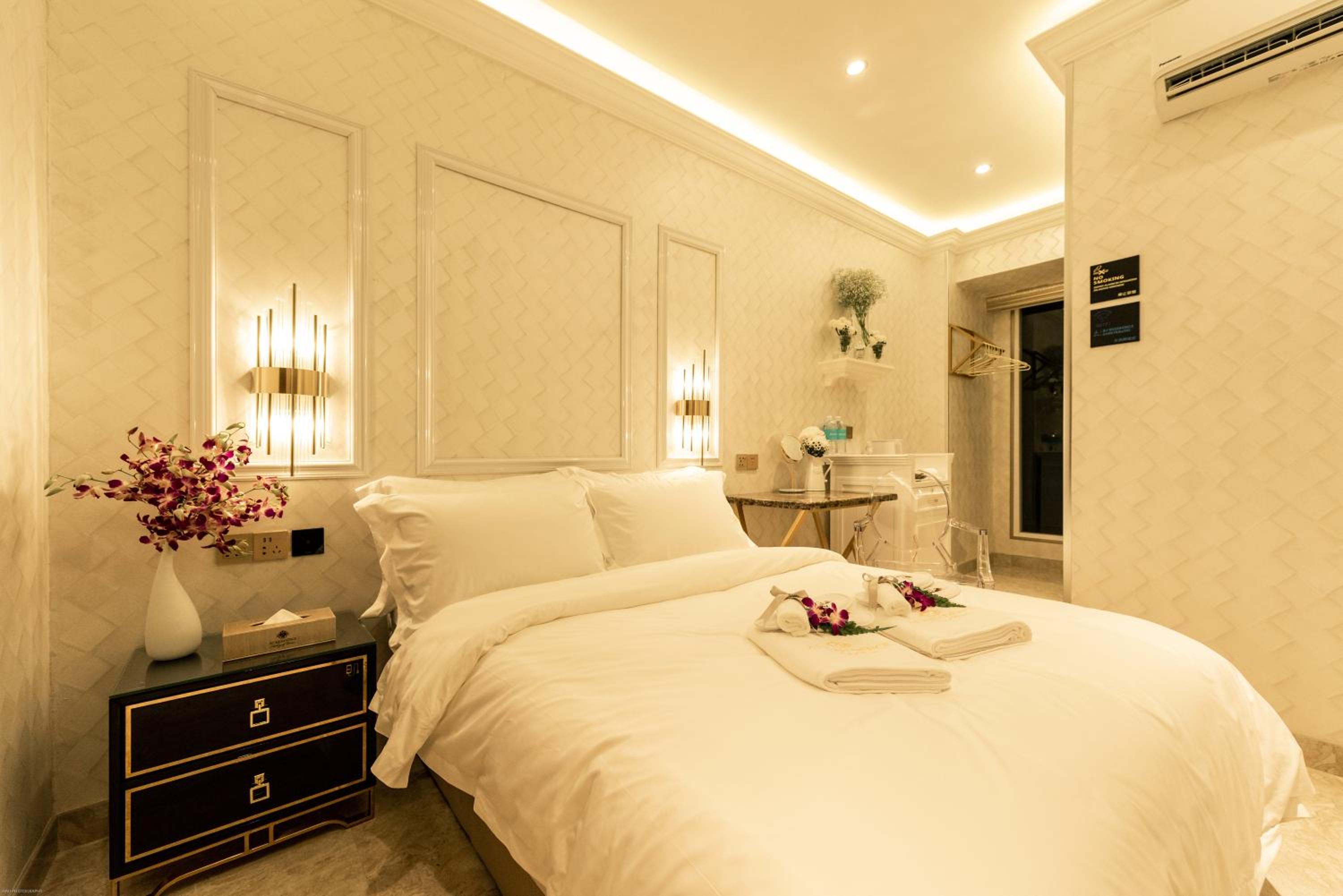 AJ Residence - A Member of The Luxury Stay Group photo 3
