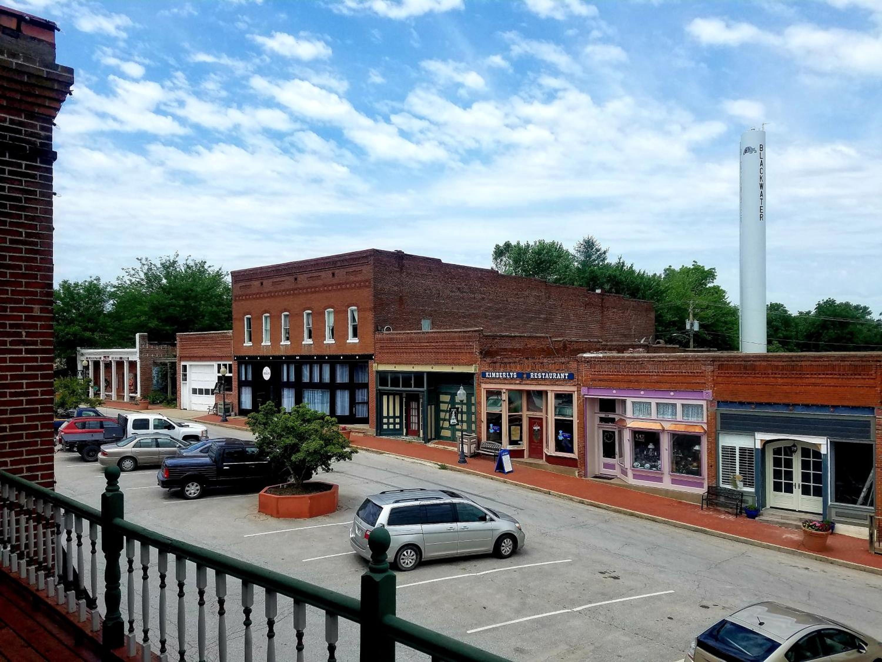 Iron Horse Hotel