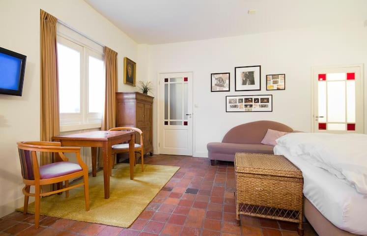 Ground floor Jordaan Apartment