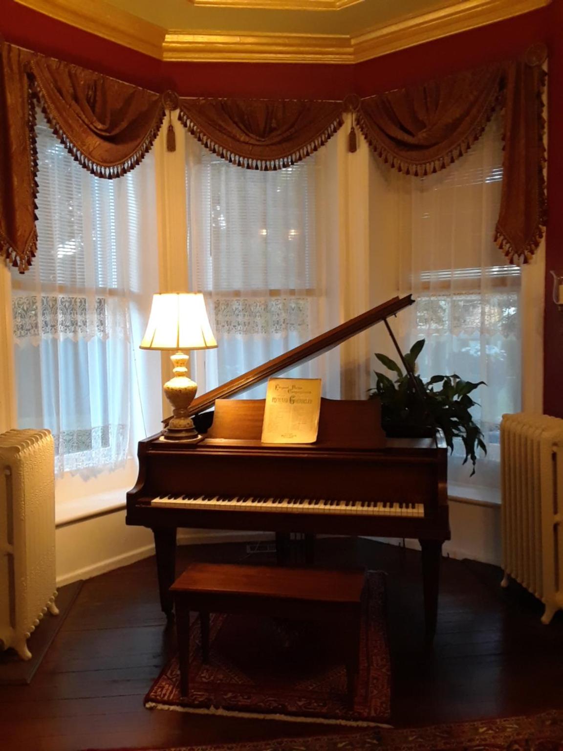 Miscellaneous Market Vacations - Gifford-Risley House Bed and Breakfast - Property Image 2