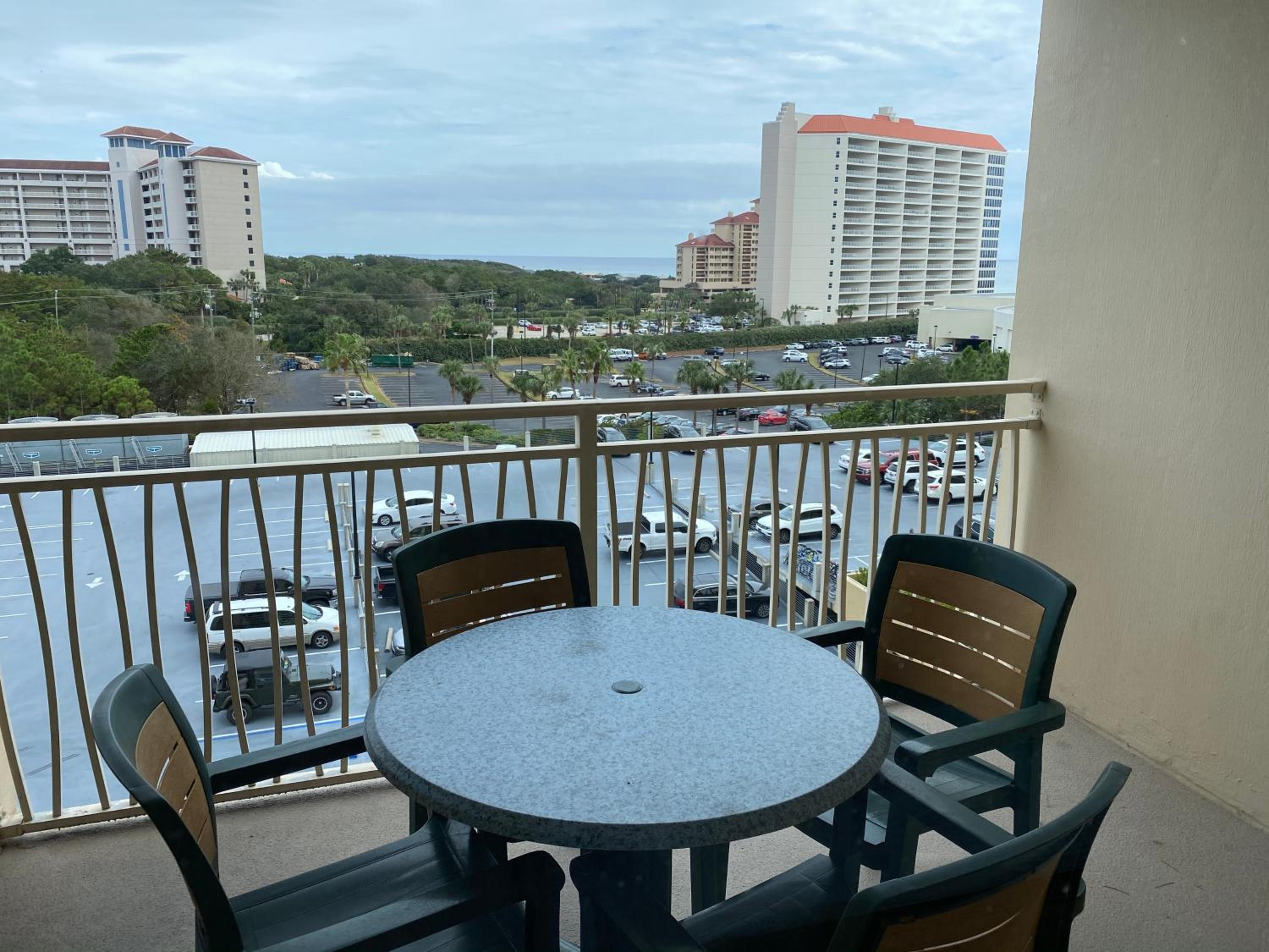 Hotel Ocean View Luxurious Condo-best Location + Balcony