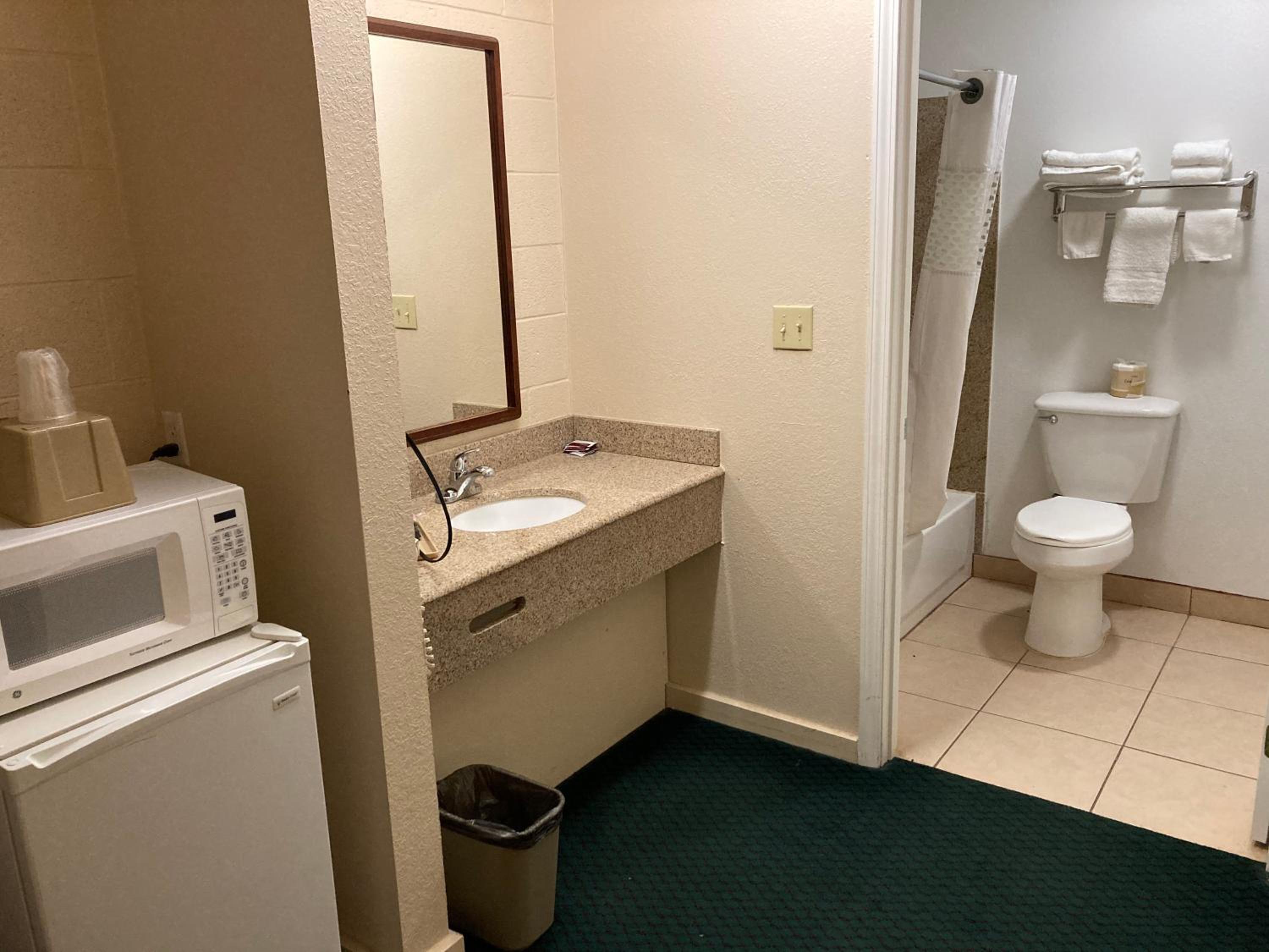 Childress Vacations - Childress Inn - Property Image 8