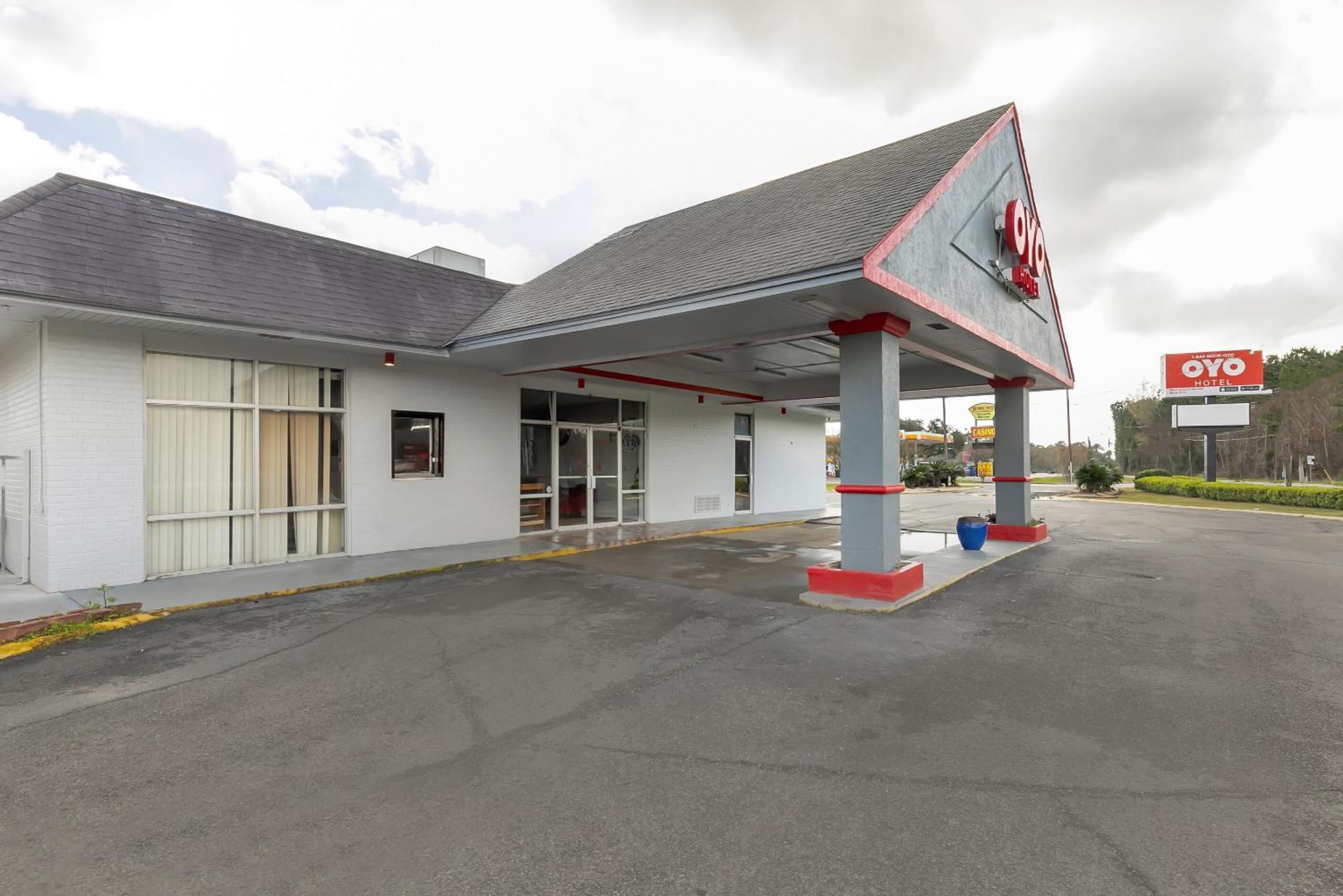 Kinder Vacations - OYO Hotel Jennings Near Crowley, LA I-10 - Property Image 2