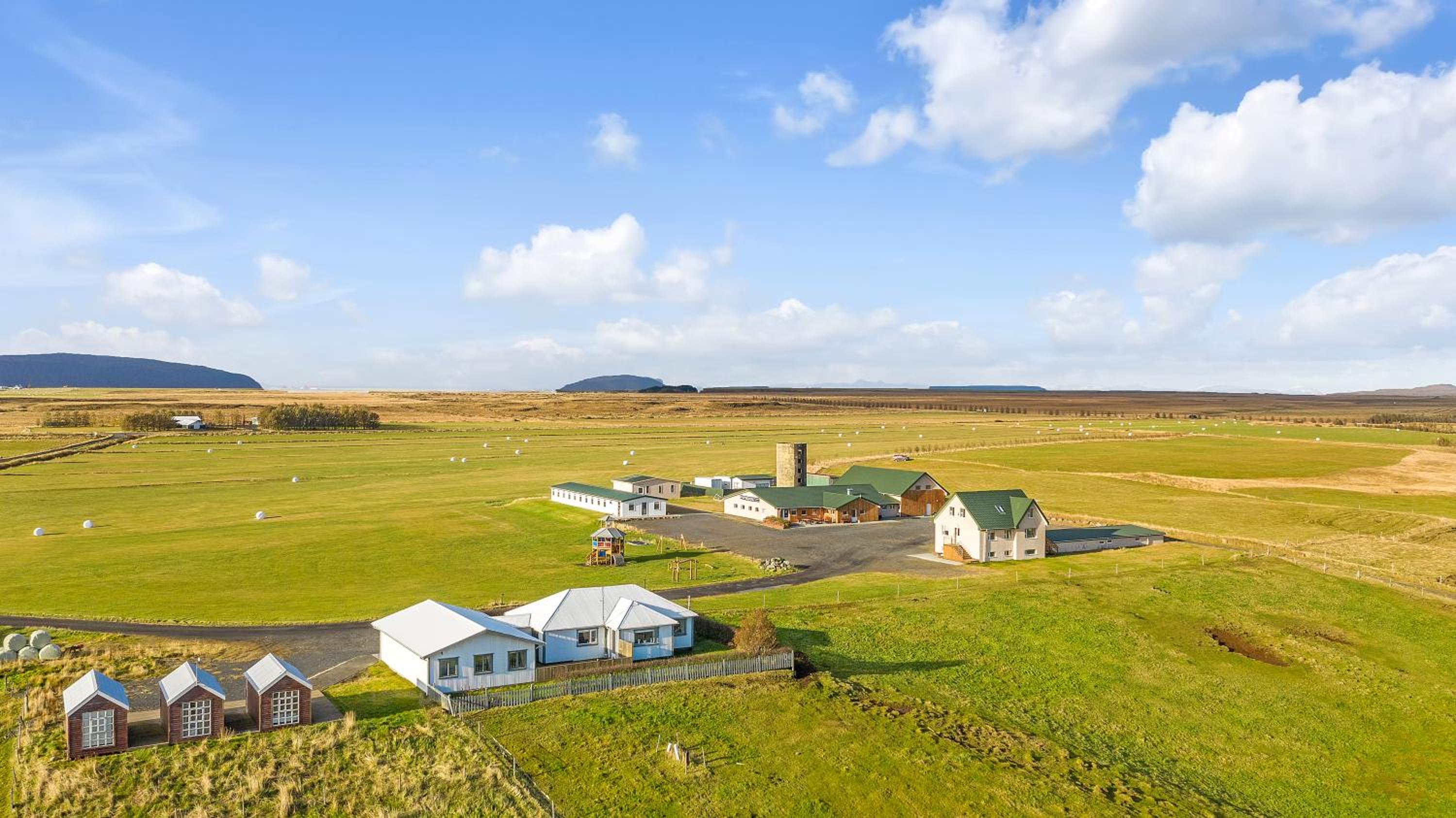 Hotel Guesthouse Vatnsholt - Image 1