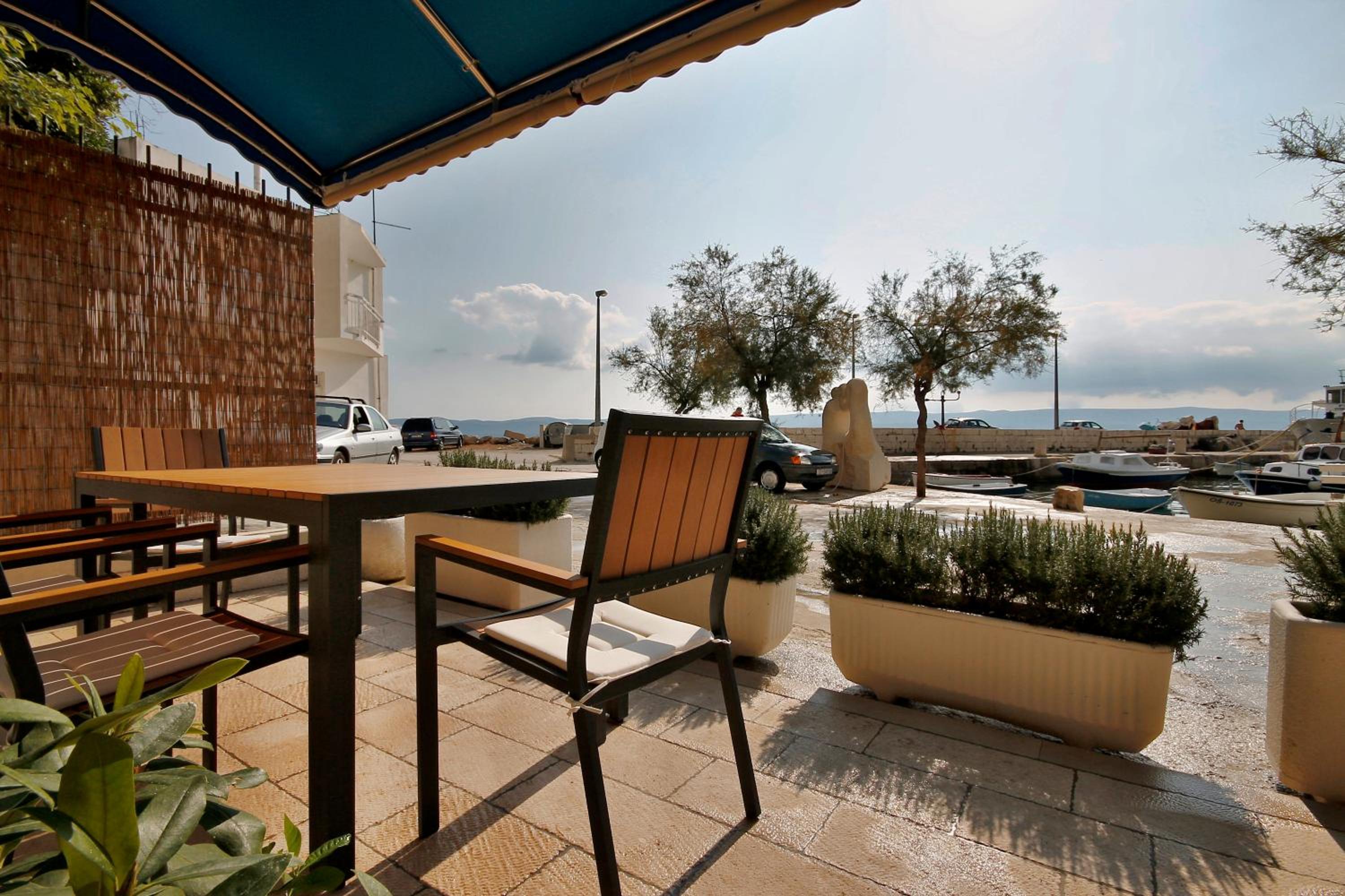 Apartment Žara 2 with Boat Place view 2