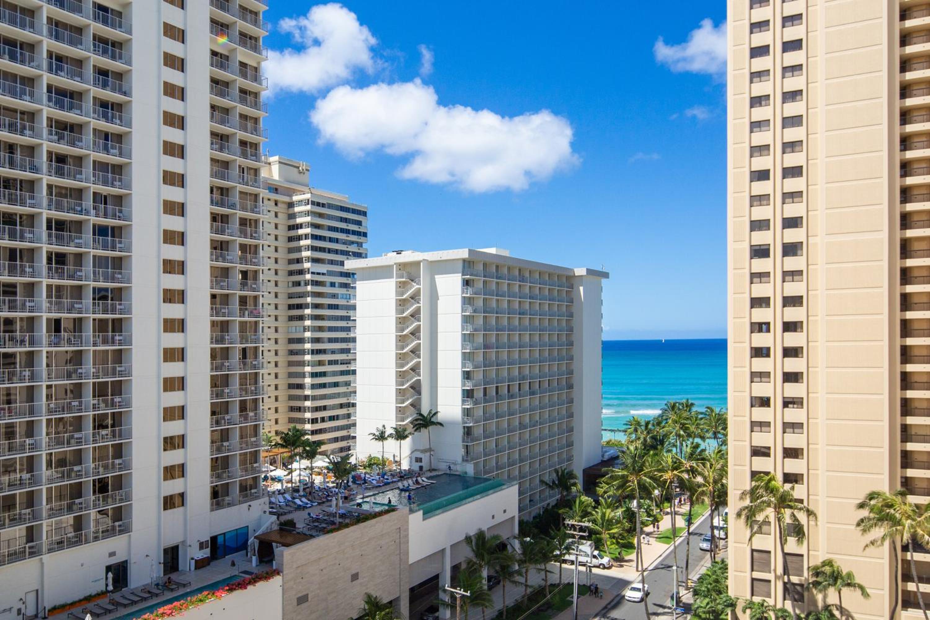 Ocean View from Lanais-2 Blocks to Waikiki Beach view 5