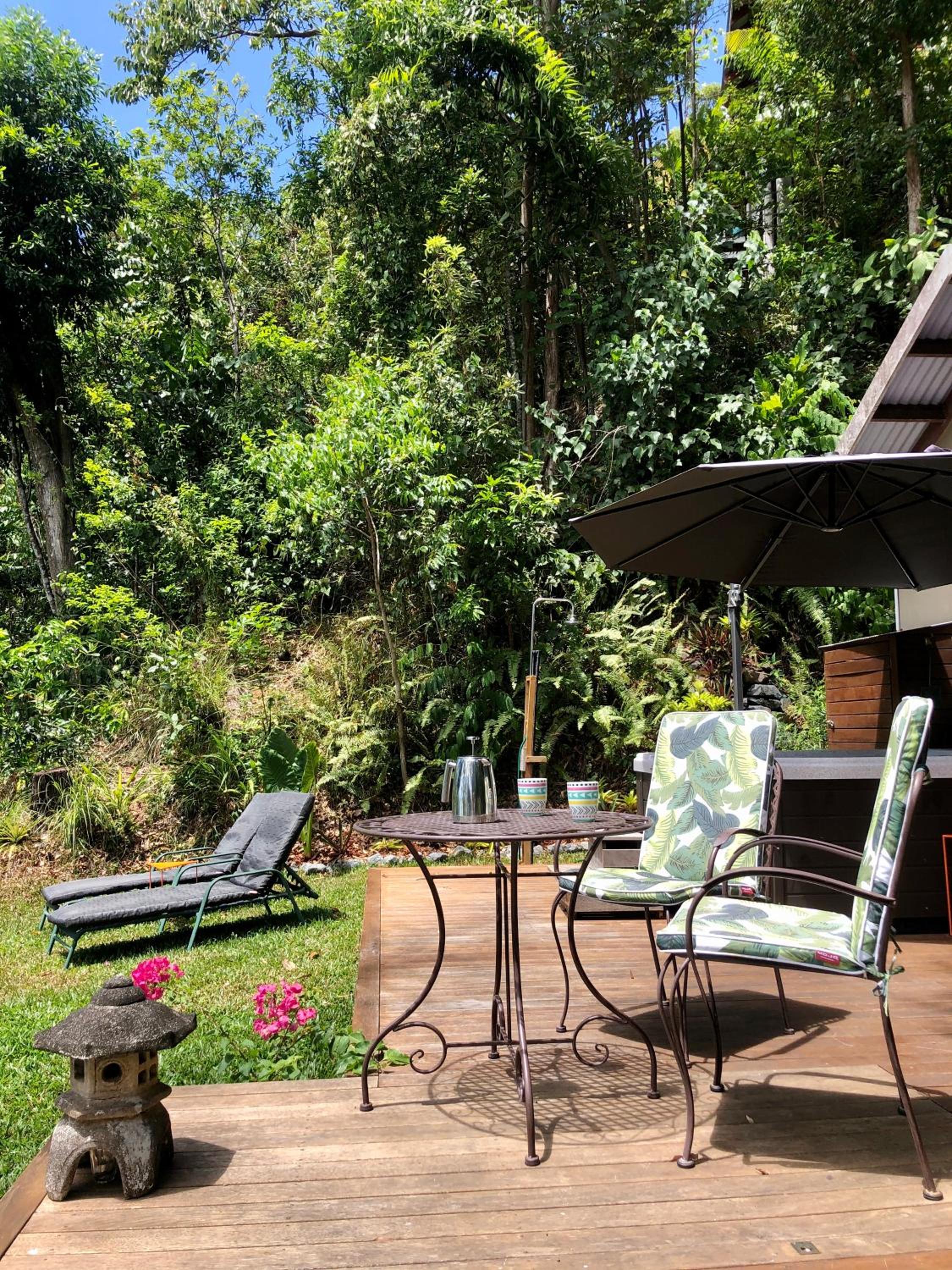 Gunnadoo Holiday Hut with Ocean Views and Jacuzzi view 5