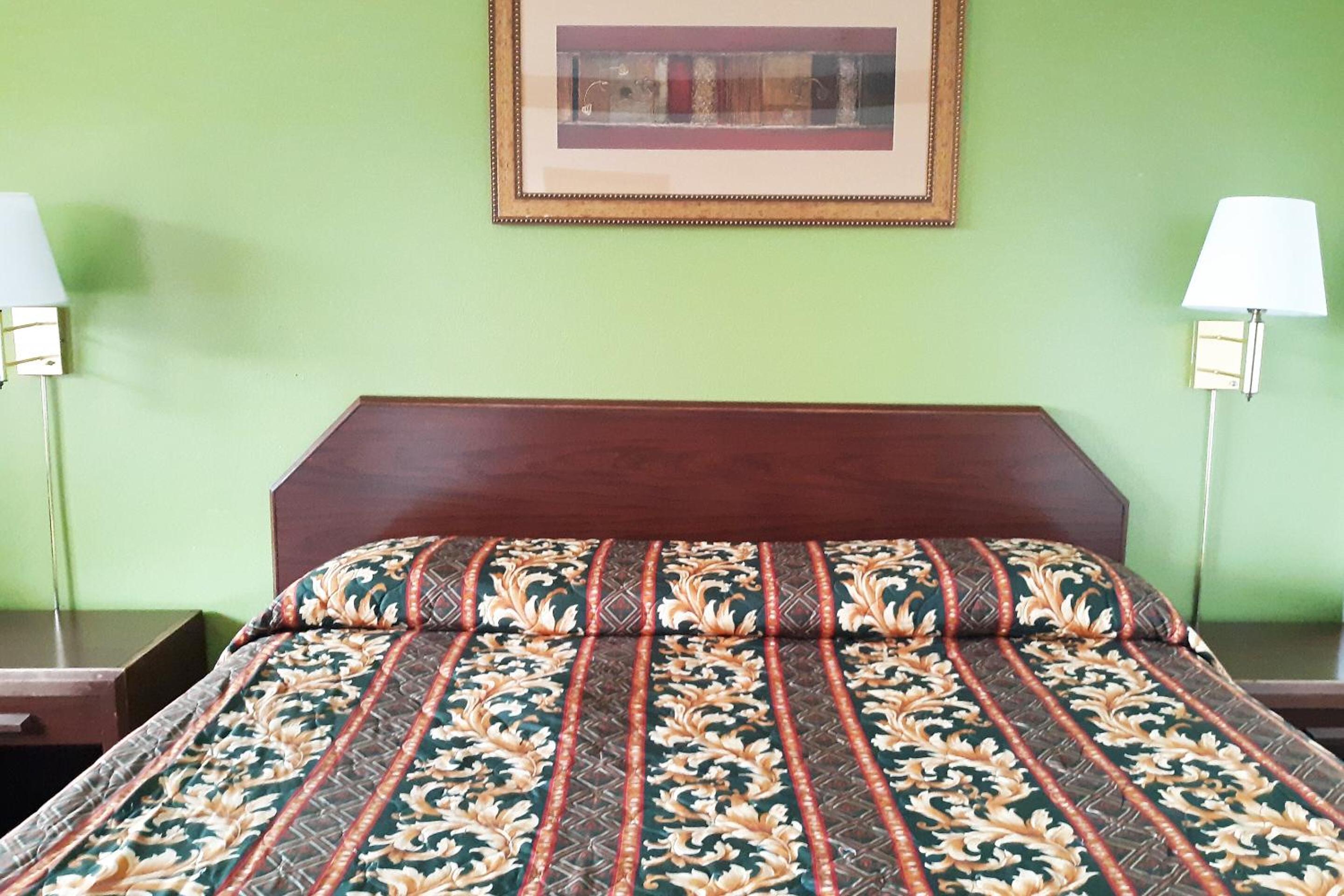 Clovis Vacations - OYO Hotel Kings at Clovis - Property Image 5
