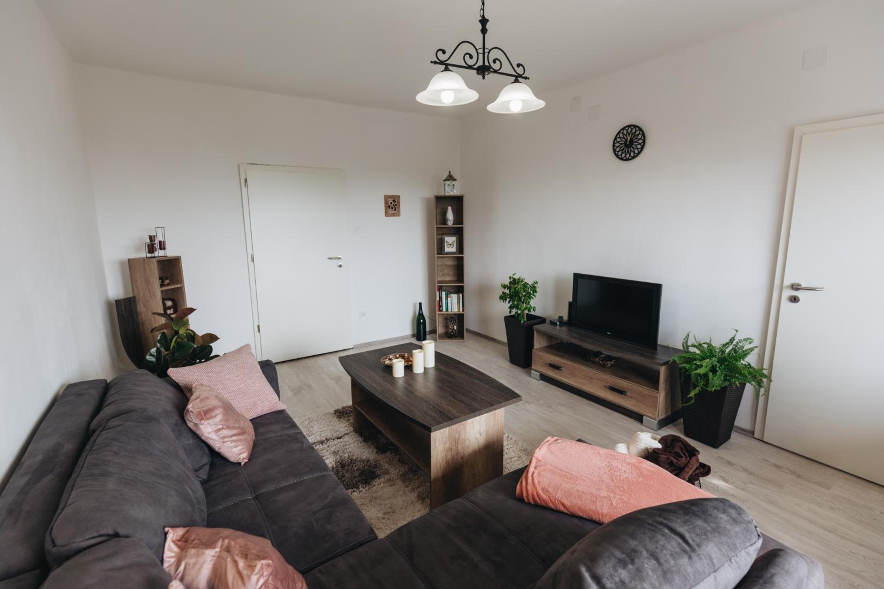 Magas-lak Apartman Eger - Image 5
