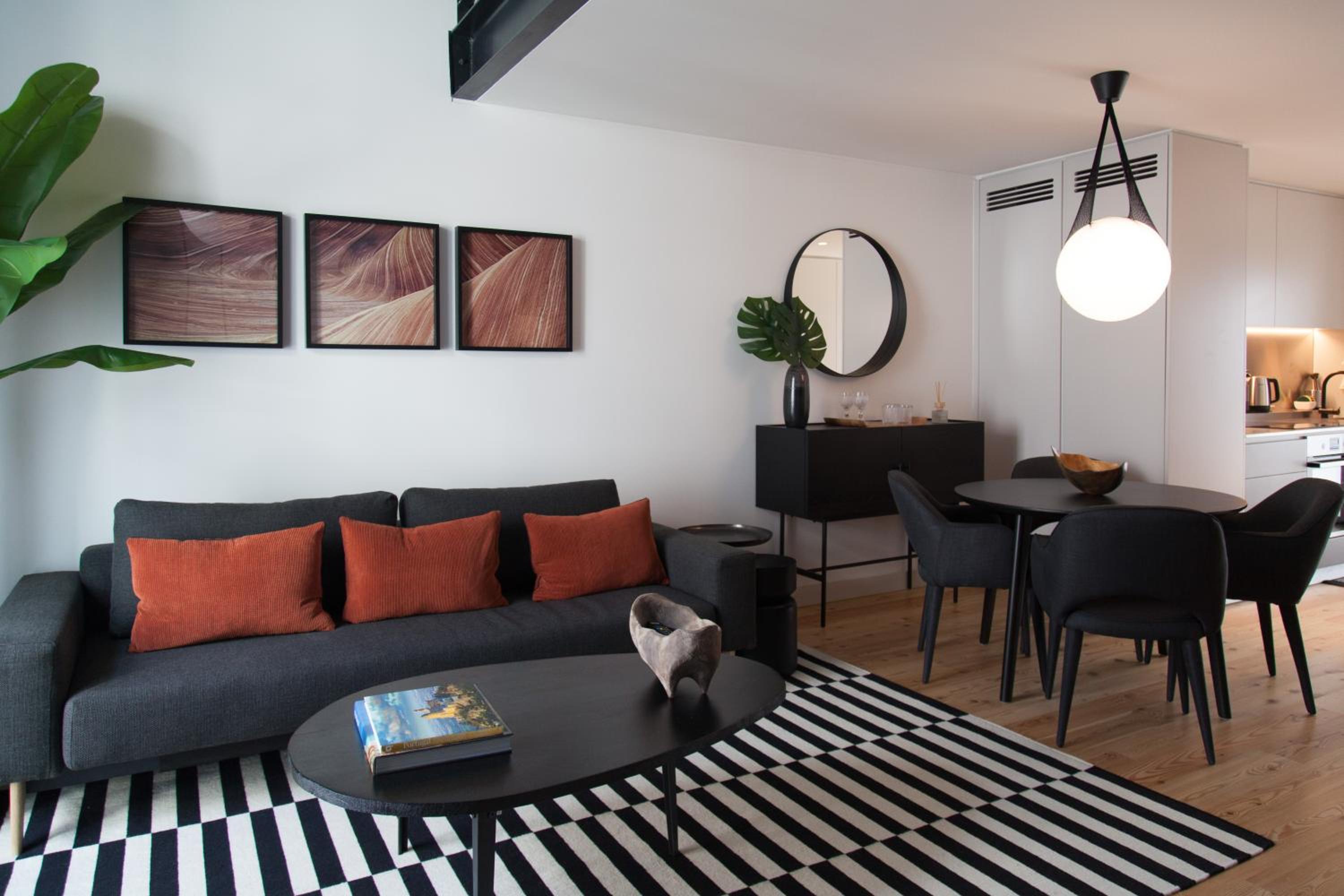 FLH Intendente Elegant Mezzanine with Balcony view 5