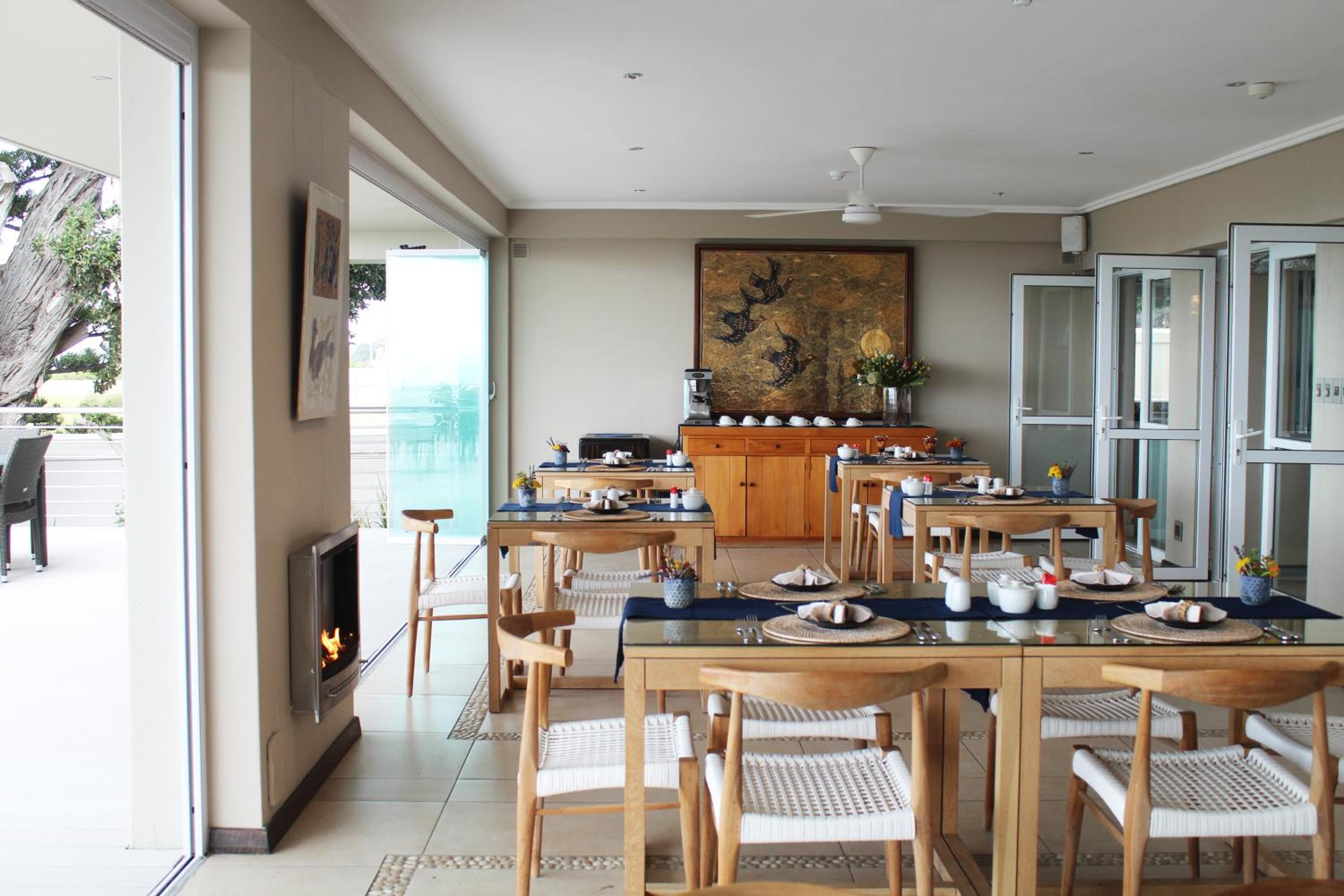 Abalone Guest Lodge