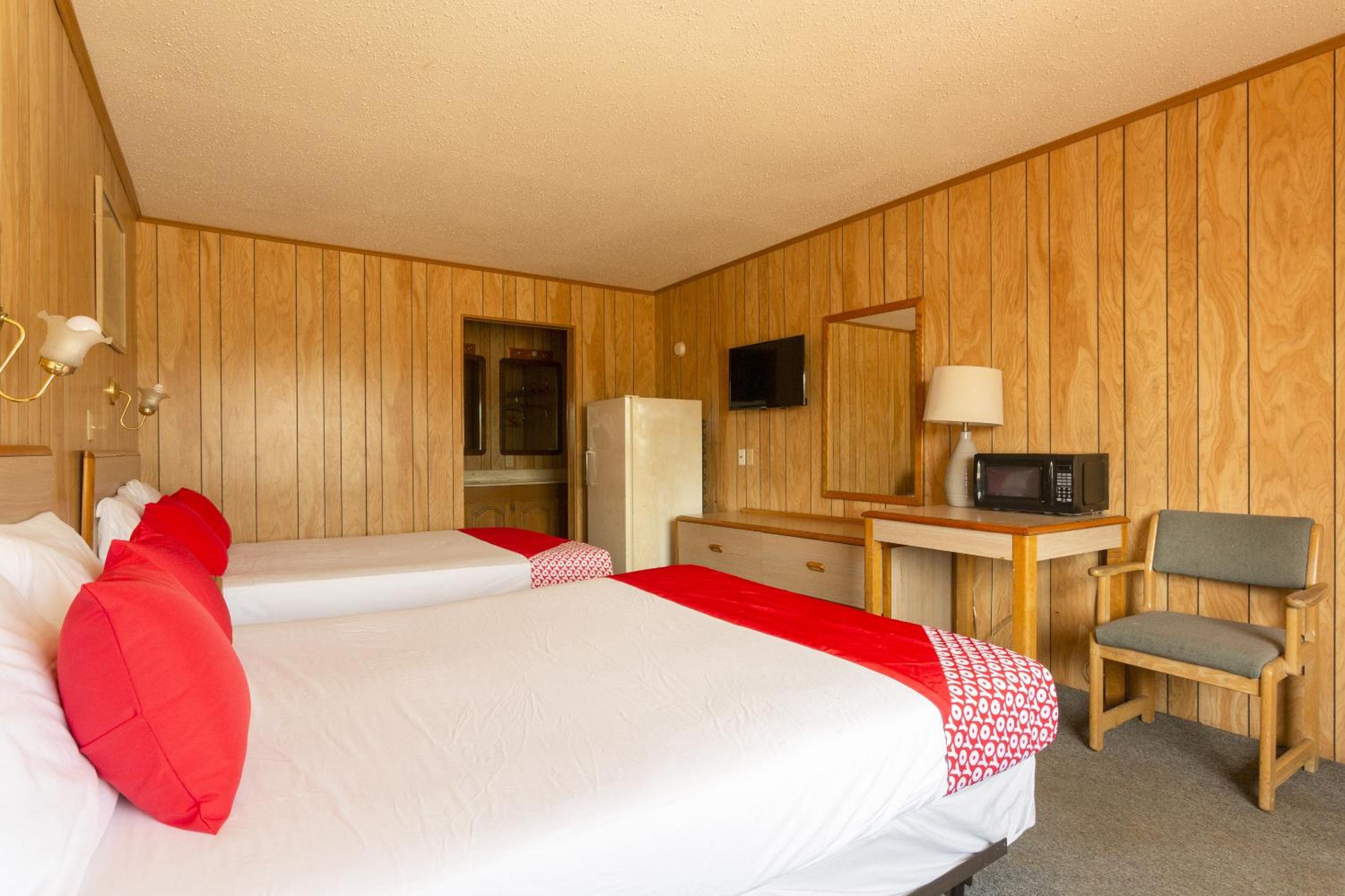 OYO Hotel Breckenridge TX Hubbard Creek Lake