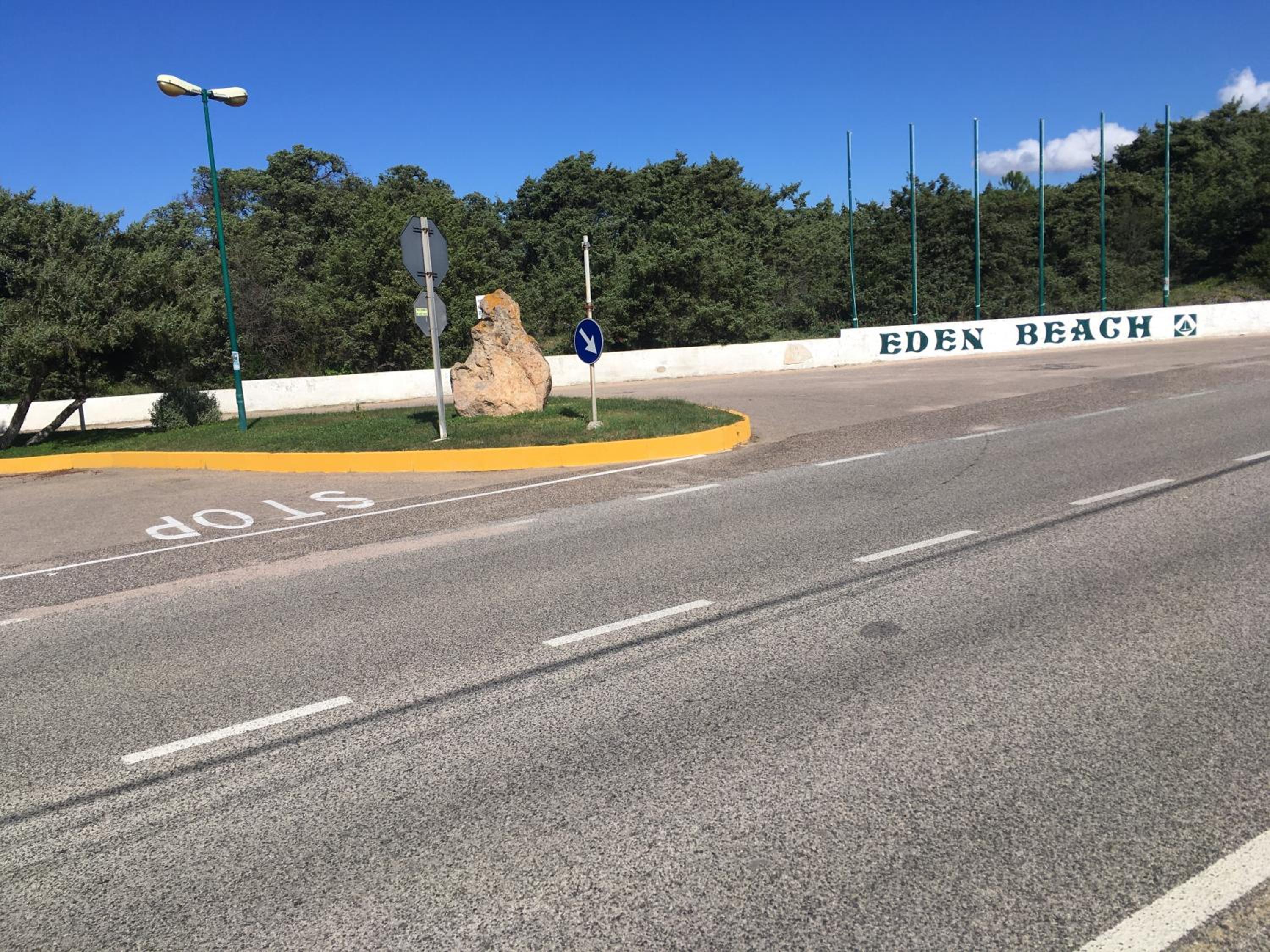 Eden Beach, trilocale con giardino a pochi passi dal mare
