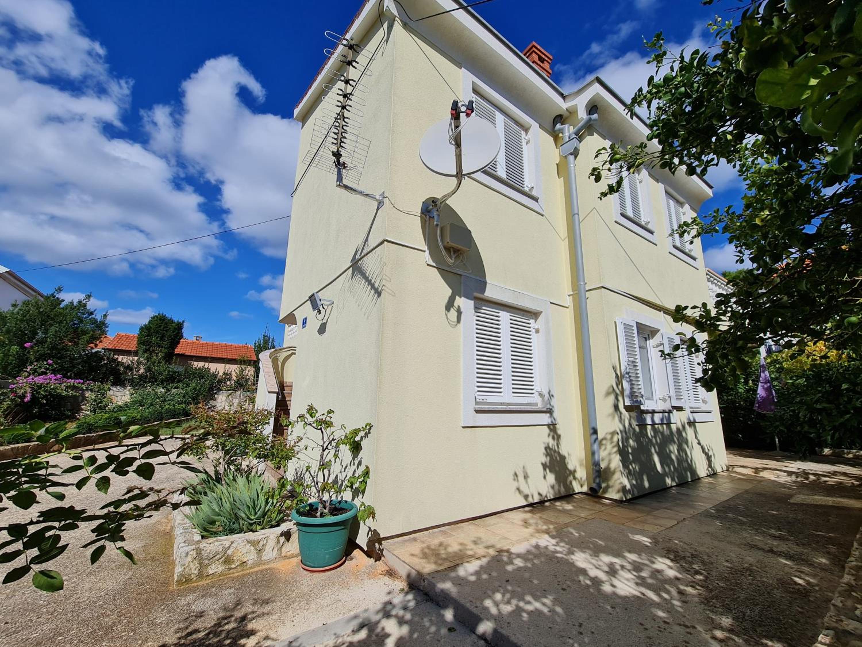 Apartmani Lenka view 2