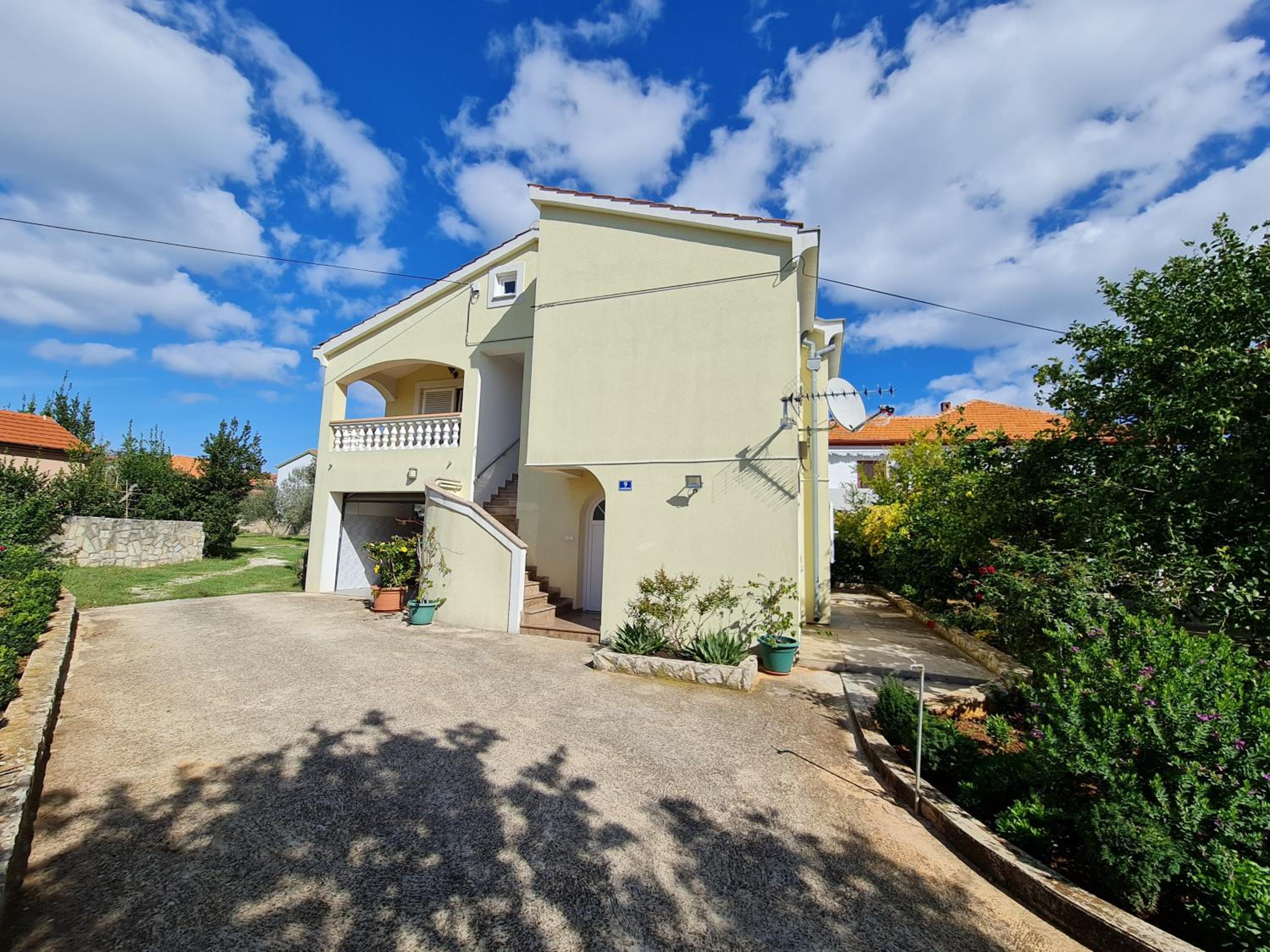 Apartmani Lenka view 3