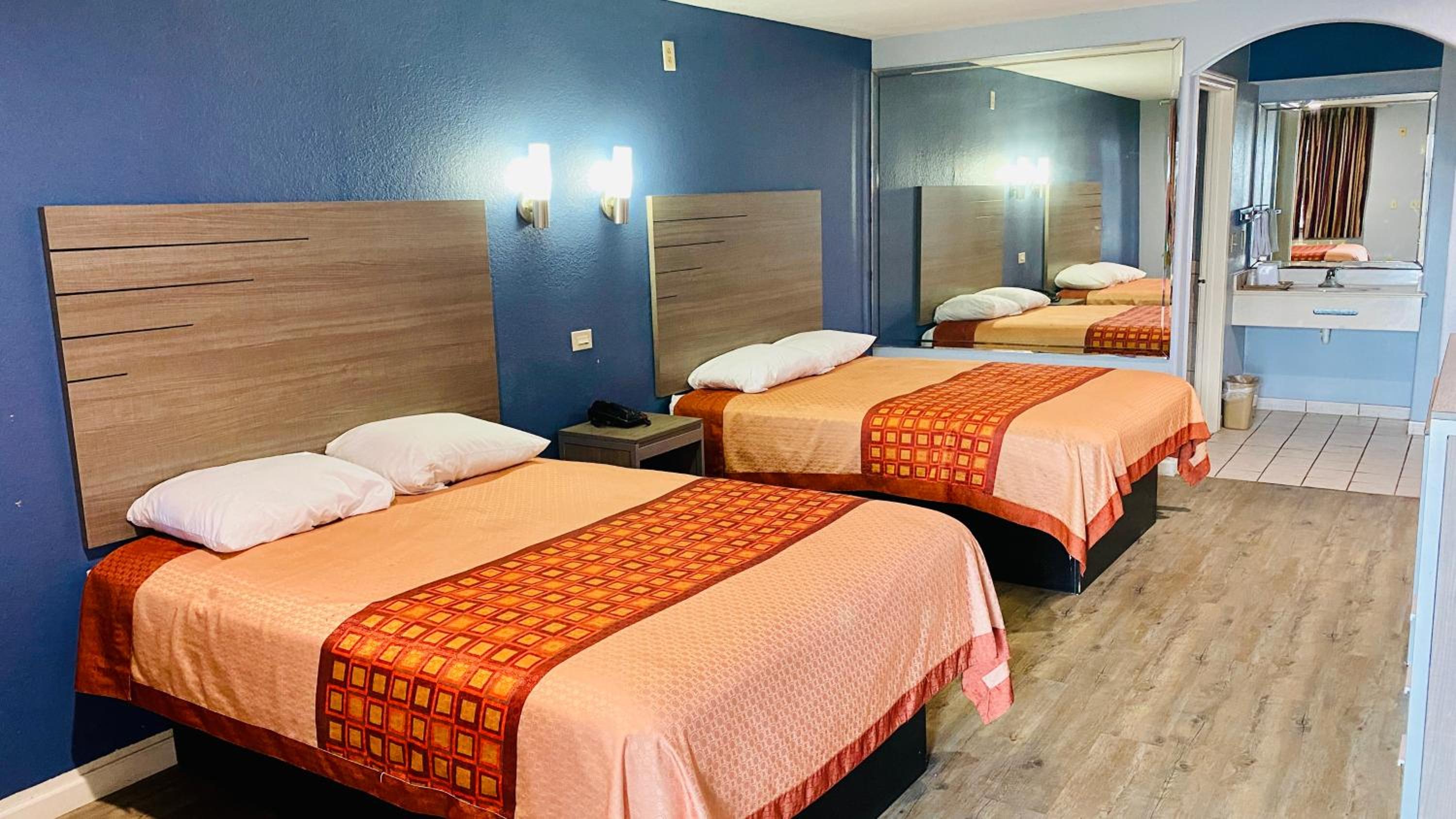 Home Place Inn and Suites-Hobby