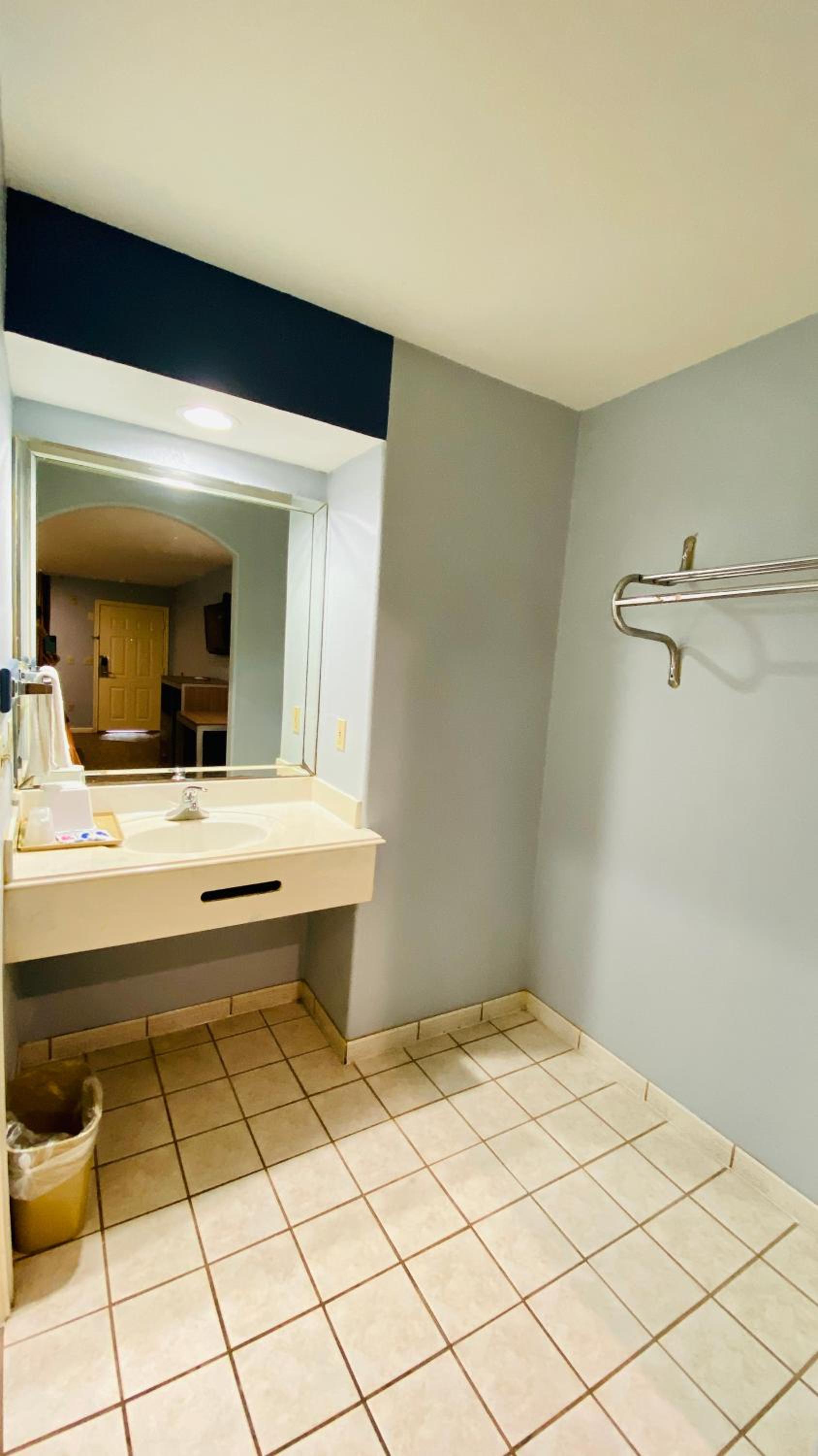 Home Place Inn and Suites-Hobby