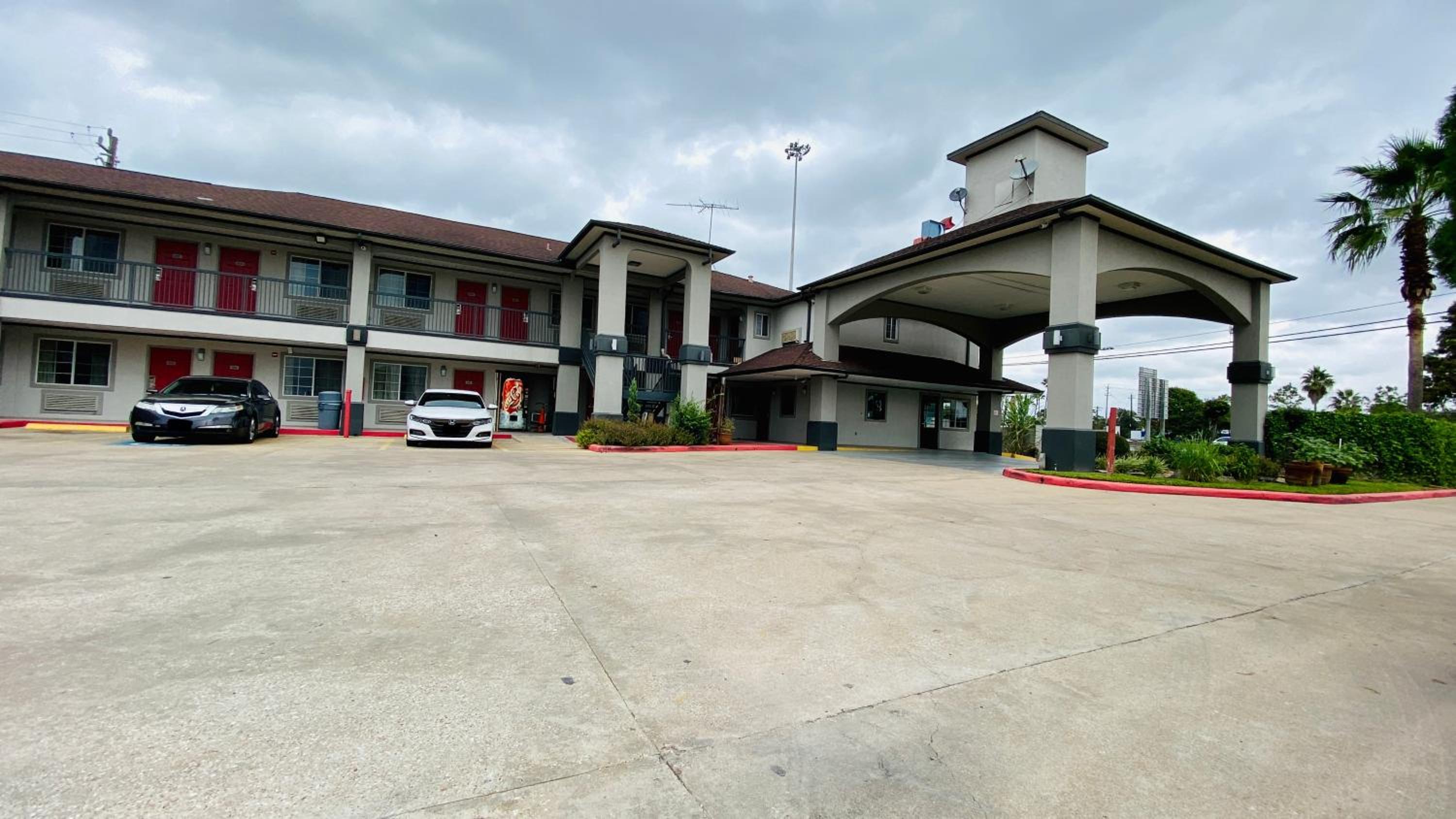 Home Place Inn and Suites-Hobby