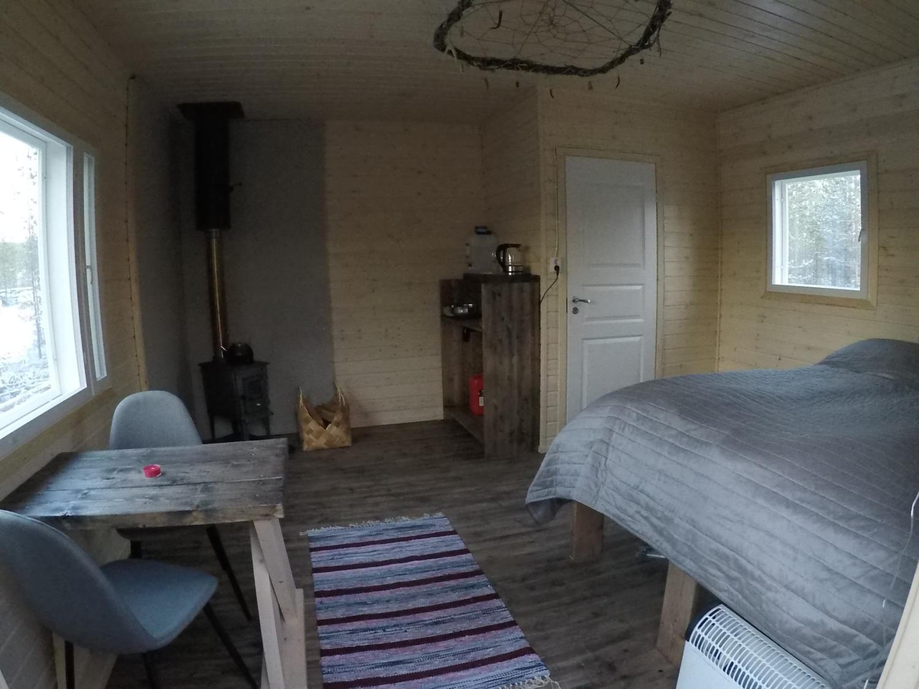 Aurora Husky Hut view 3