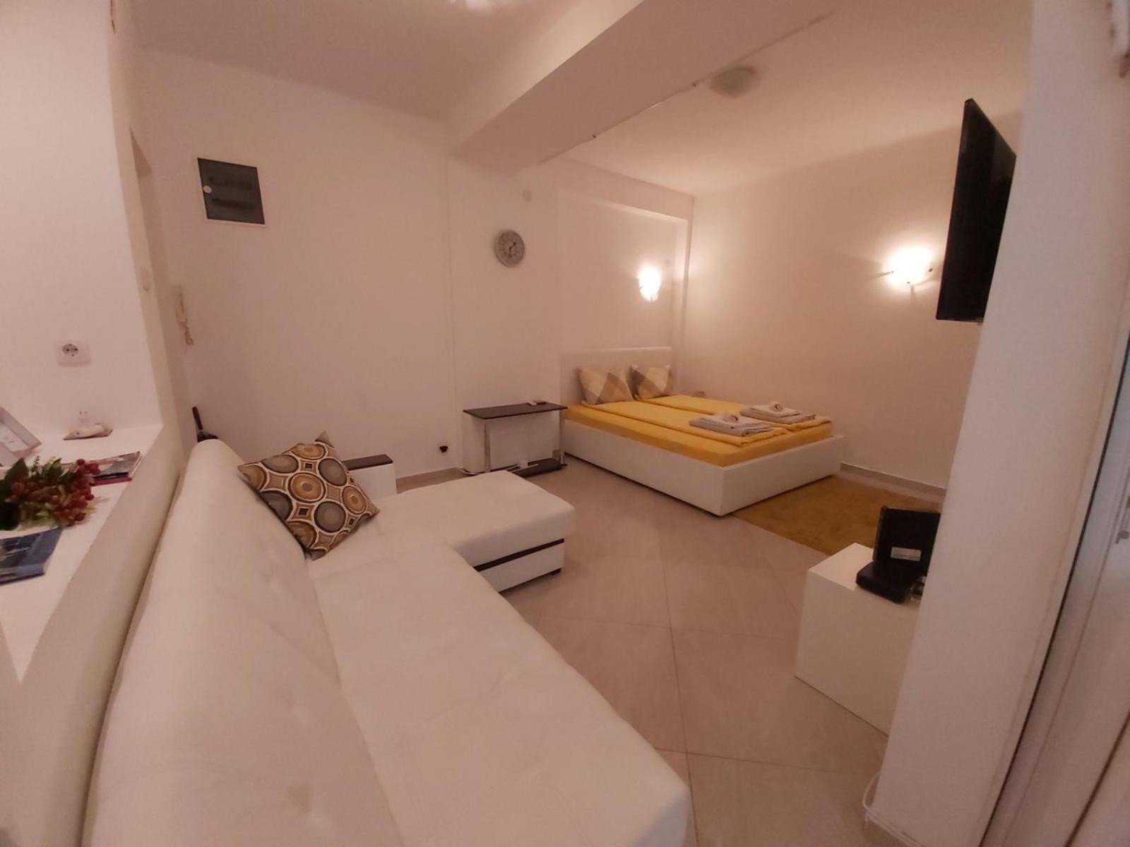 White Pearl view 4